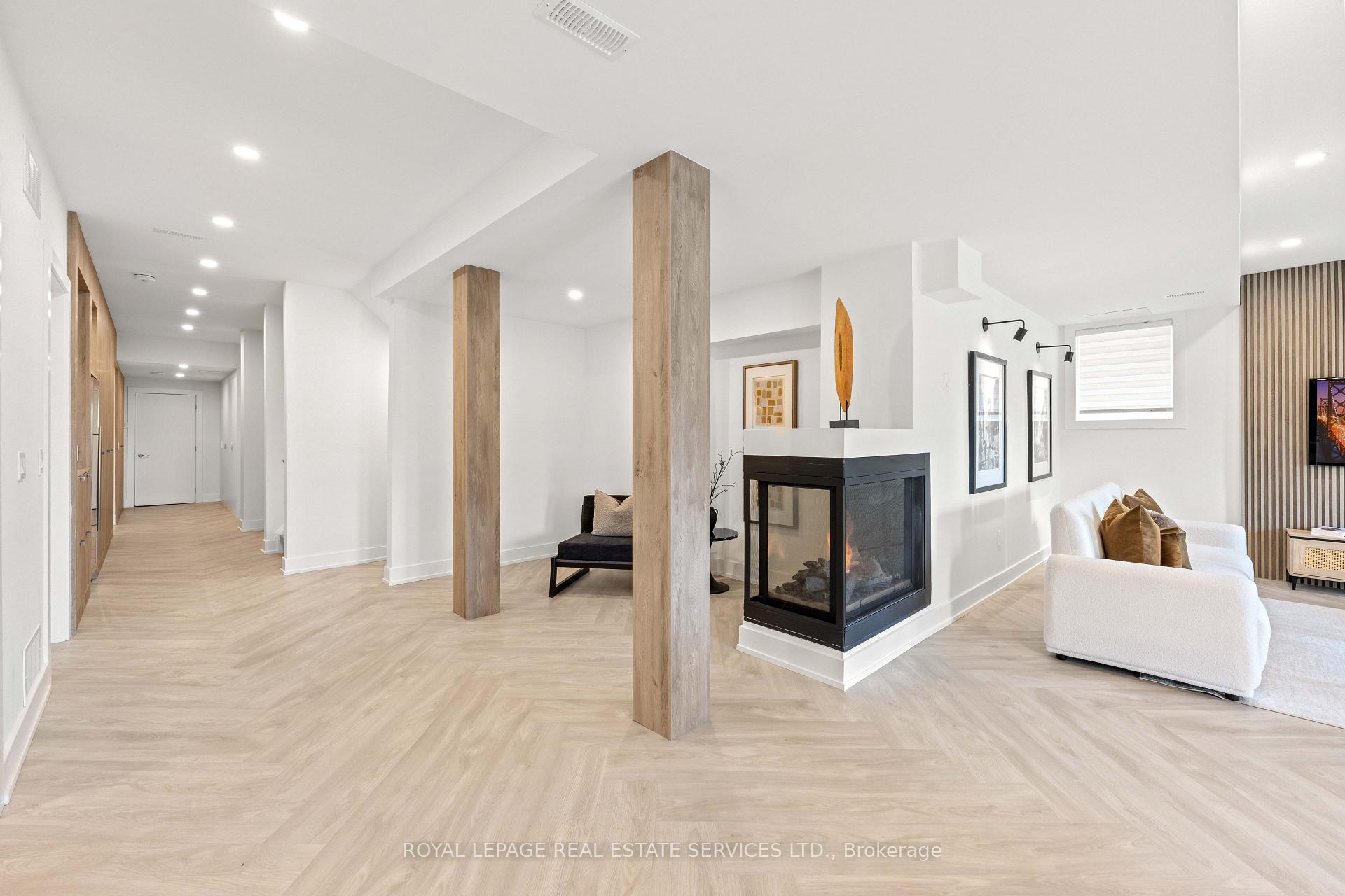 Photo 27 of 118 Coastline Drive, Brampton, Bram West — HOMEH