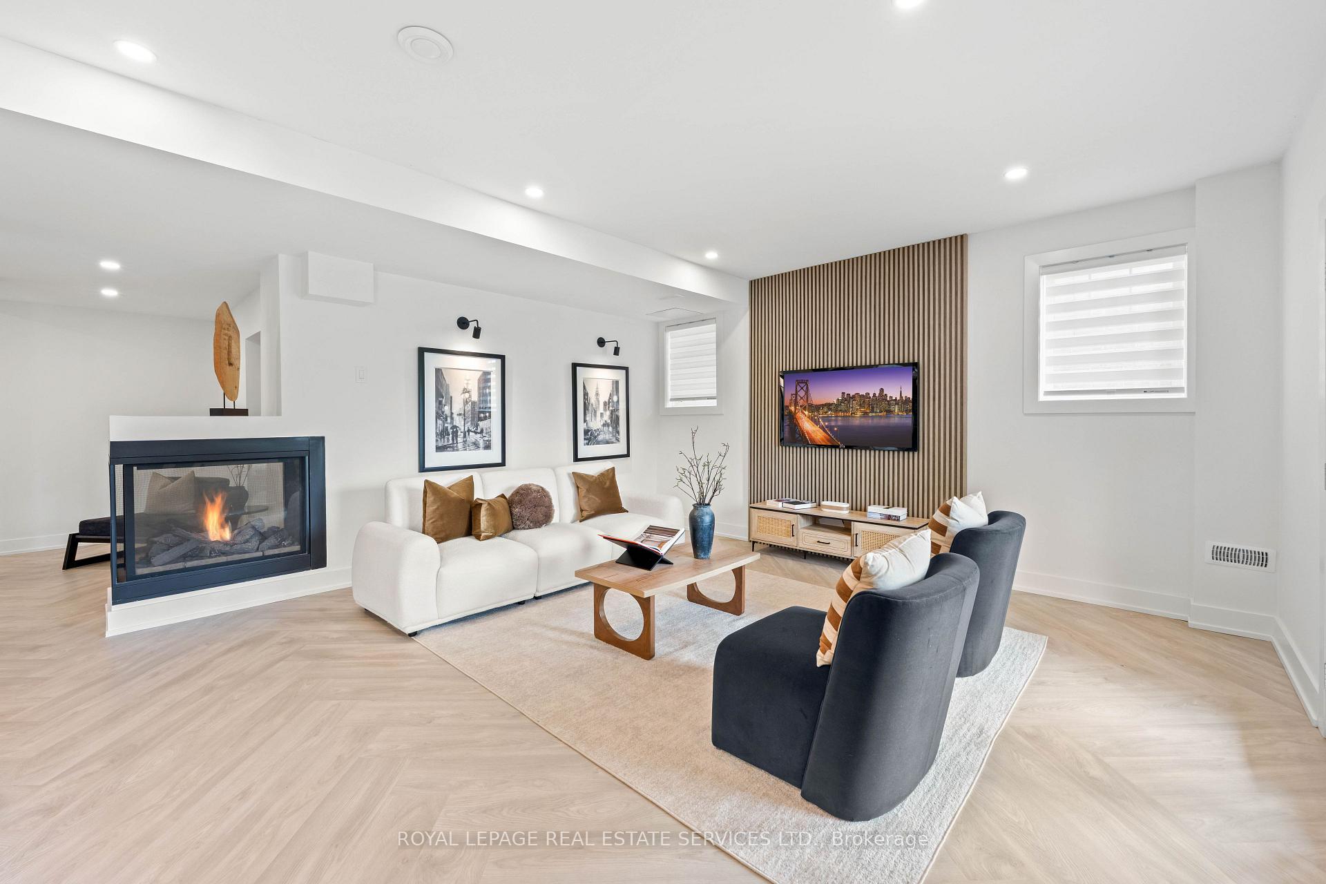Photo 31 of 118 Coastline Drive, Brampton, Bram West — HOMEH