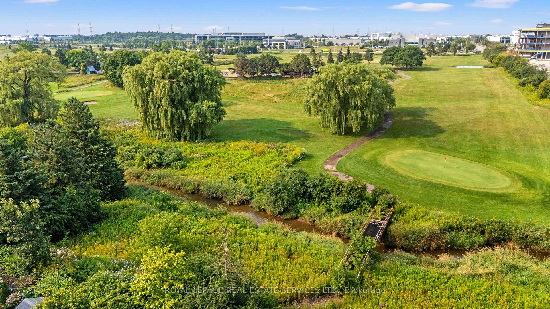Photo 38 of 118 Coastline Drive, Brampton, Bram West — HOMEH