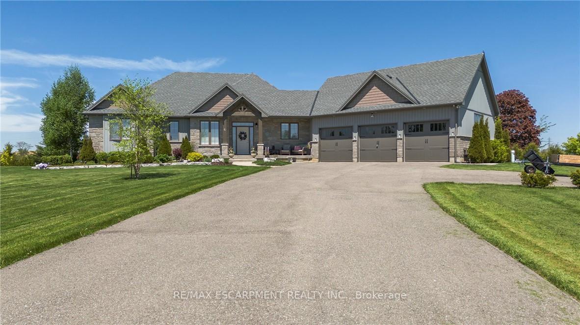 Front of 6 Macneil Court