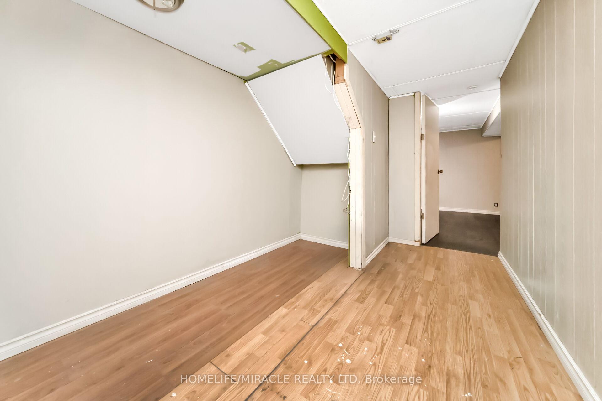 Photo 13 of 53 Burns Drive, Guelph, Riverside Park — HOMEH