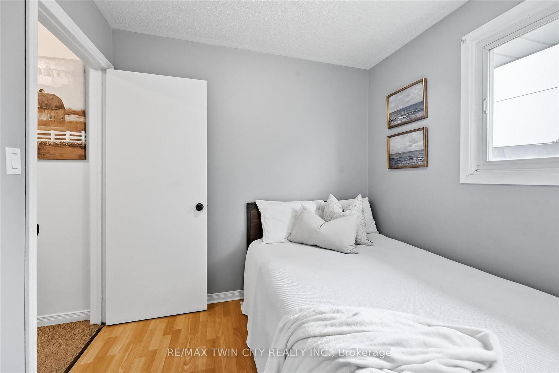 Photo 17 of 24 1/2 Parkview Road, Haldimand — HOMEH