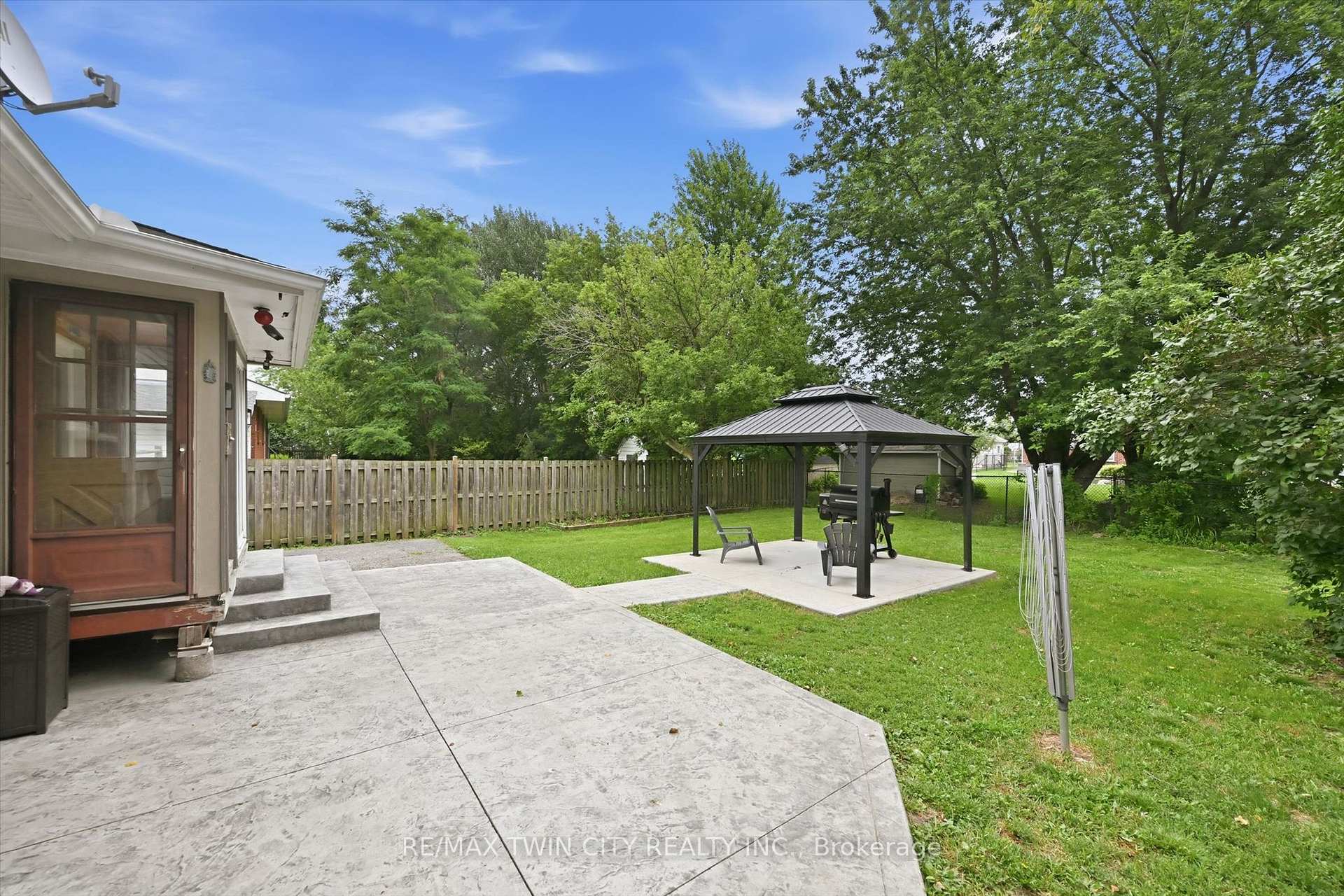 Photo 26 of 24 1/2 Parkview Road, Haldimand — HOMEH