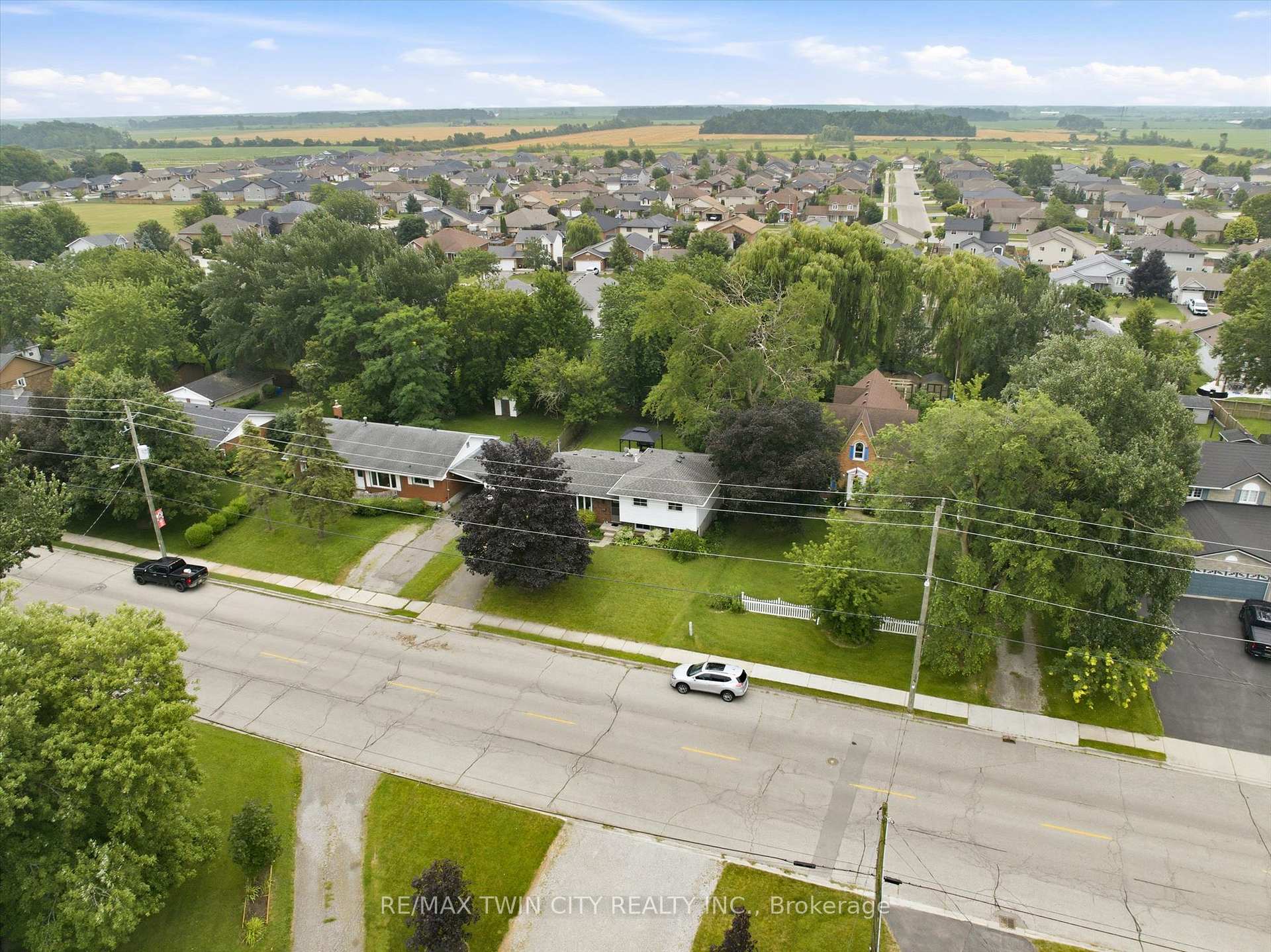 Photo 30 of 24 1/2 Parkview Road, Haldimand — HOMEH