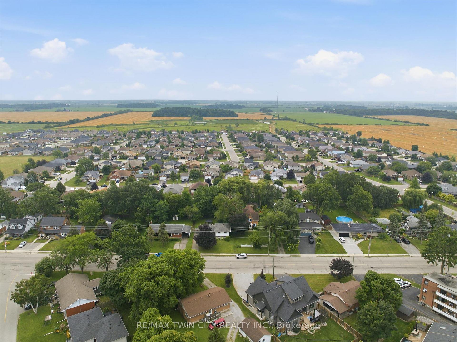 Photo 31 of 24 1/2 Parkview Road, Haldimand — HOMEH