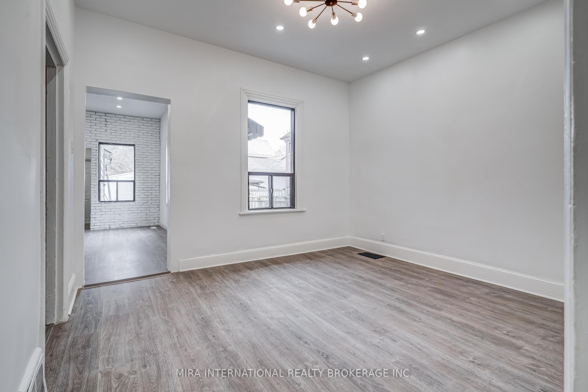 Photo 10 of Unit A, 83 Simcoe Street, Hamilton, North End — HOMEH