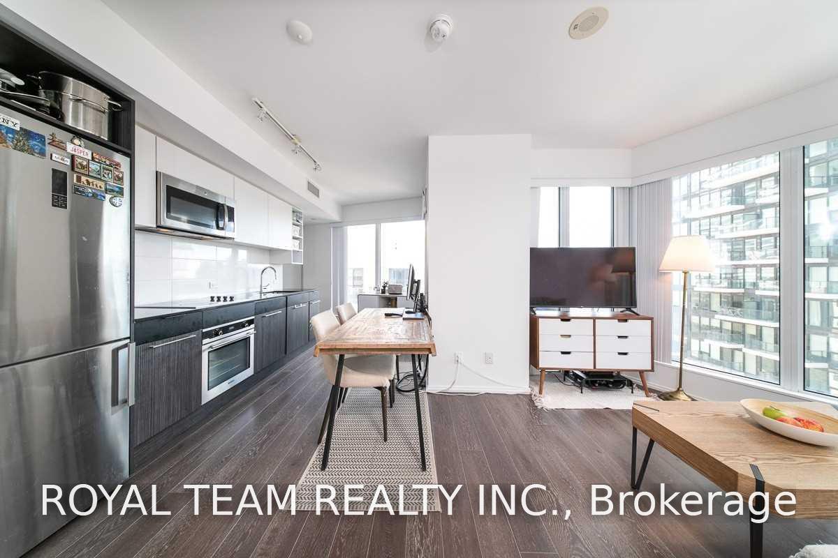 Front of Unit 1502, 68 Shuter Street