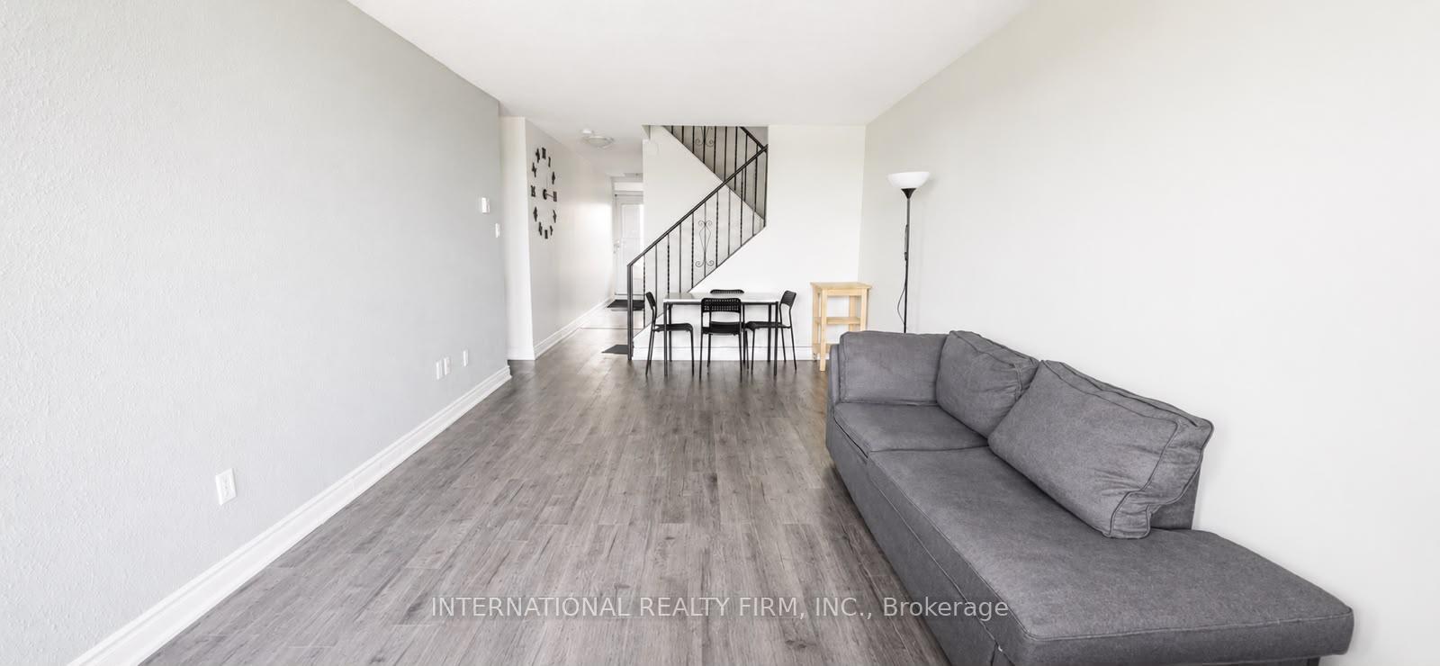 Front of Unit 308, 40 Sunny Glen Way