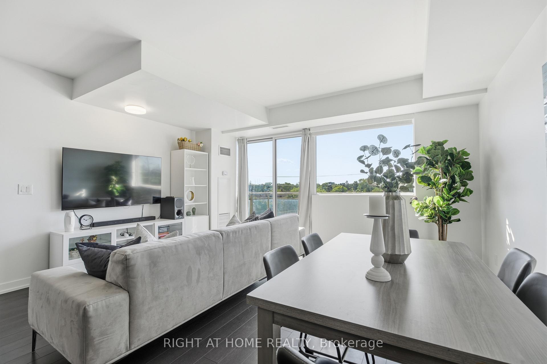 Photo 5 of Unit 411, 5101 Dundas Street W, Etobicoke, Islington-City Centre West — HOMEH