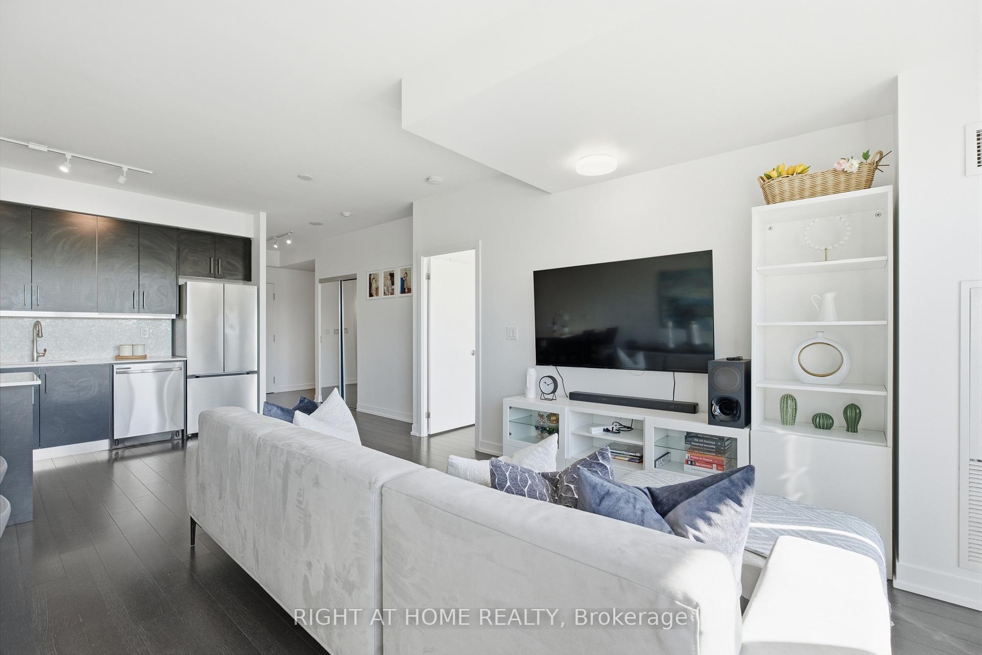 Photo 6 of Unit 411, 5101 Dundas Street W, Etobicoke, Islington-City Centre West — HOMEH