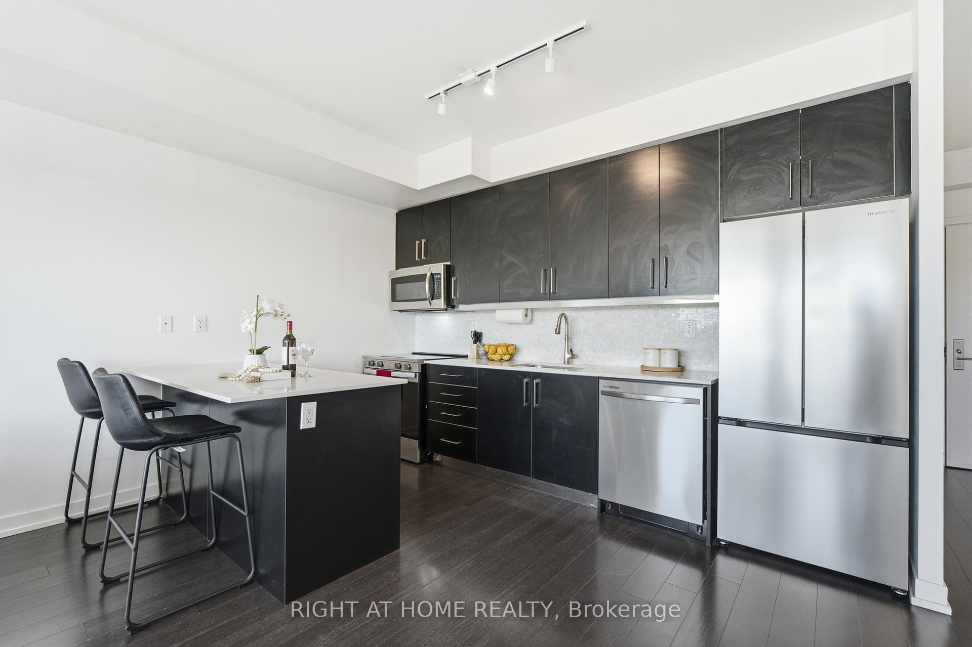 Photo 12 of Unit 411, 5101 Dundas Street W, Etobicoke, Islington-City Centre West — HOMEH