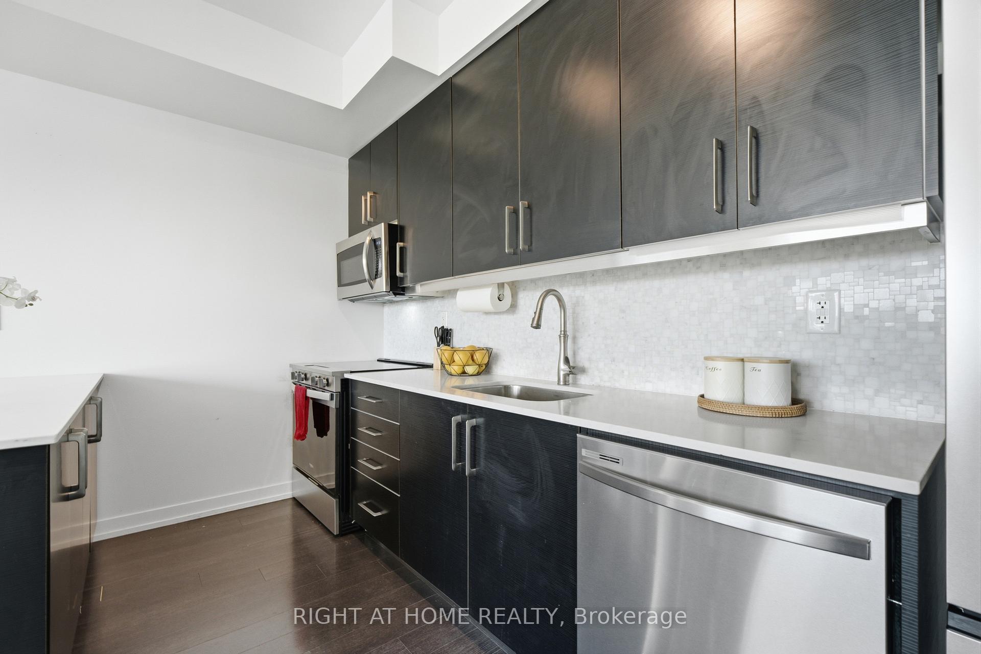 Photo 14 of Unit 411, 5101 Dundas Street W, Etobicoke, Islington-City Centre West — HOMEH