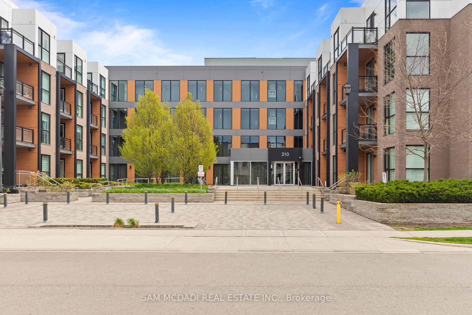 Front of Unit 204, 210 Sabina Drive E