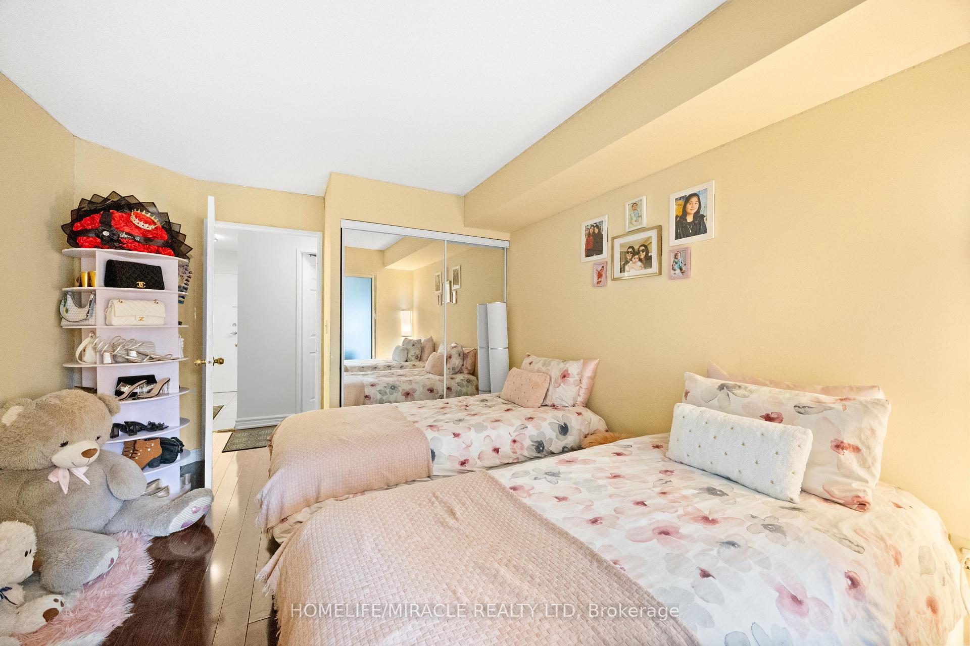 Photo 13 of Unit 406, 325 Webb Drive, Mississauga, City Centre — HOMEH