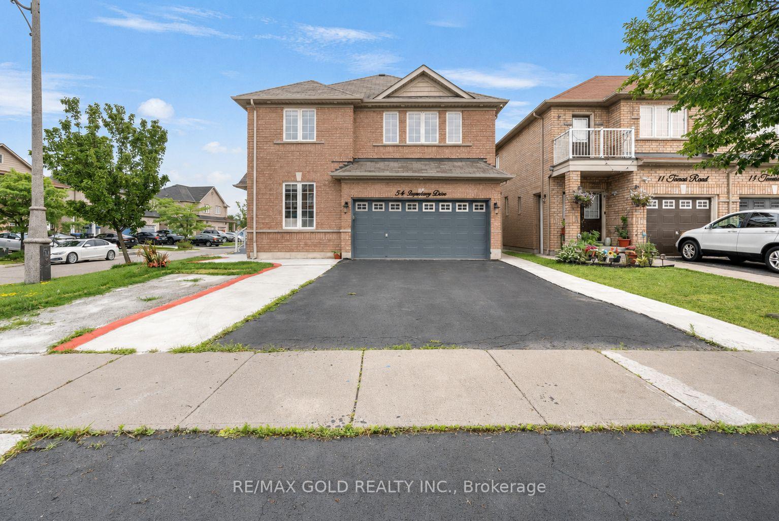 Photo 2 of 54 Sugarberry Drive, Brampton, Credit Valley — HOMEH
