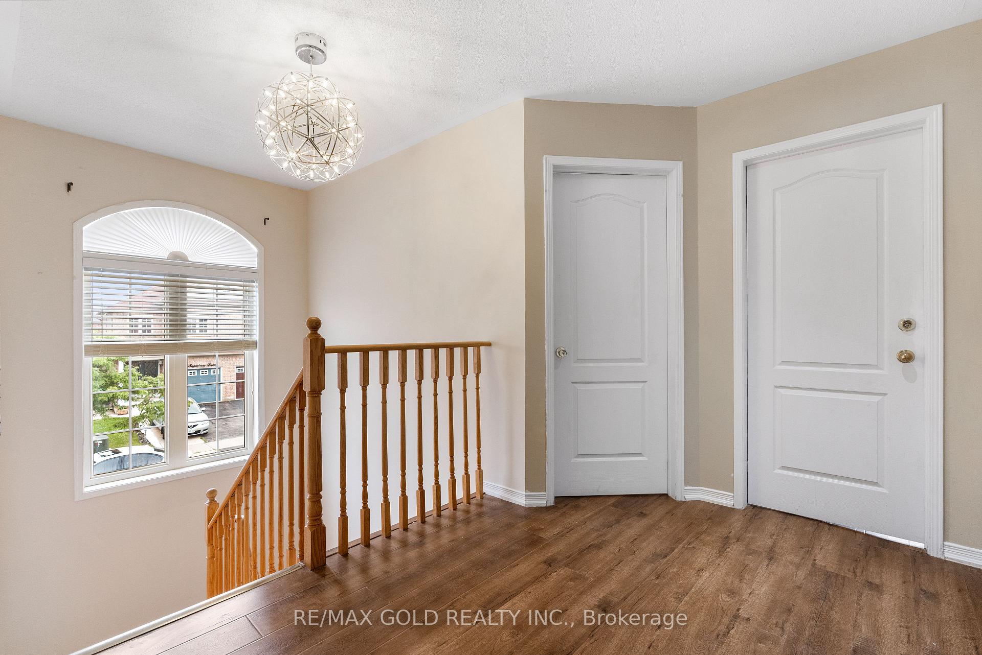 Photo 14 of 54 Sugarberry Drive, Brampton, Credit Valley — HOMEH