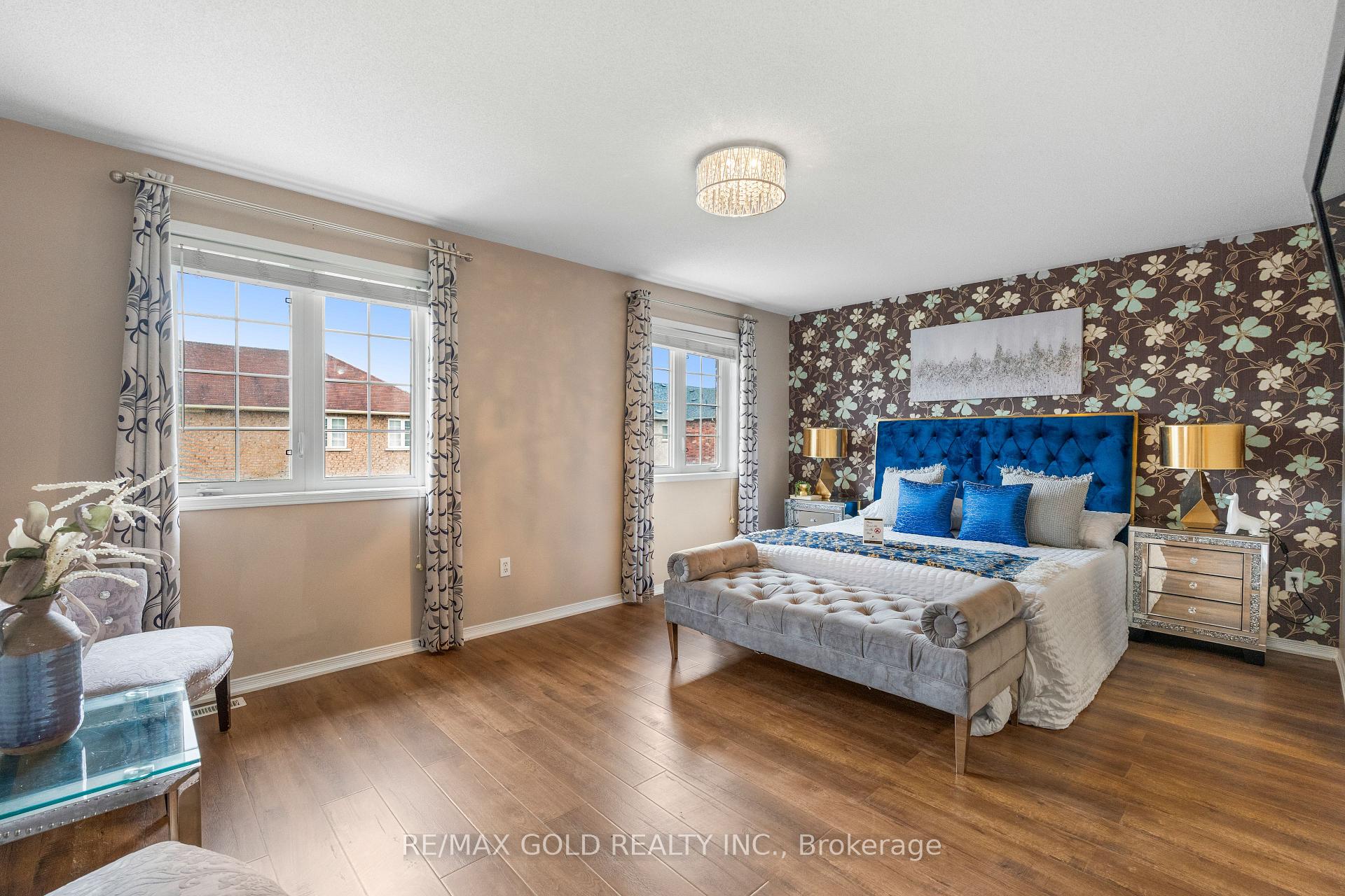 Photo 17 of 54 Sugarberry Drive, Brampton, Credit Valley — HOMEH