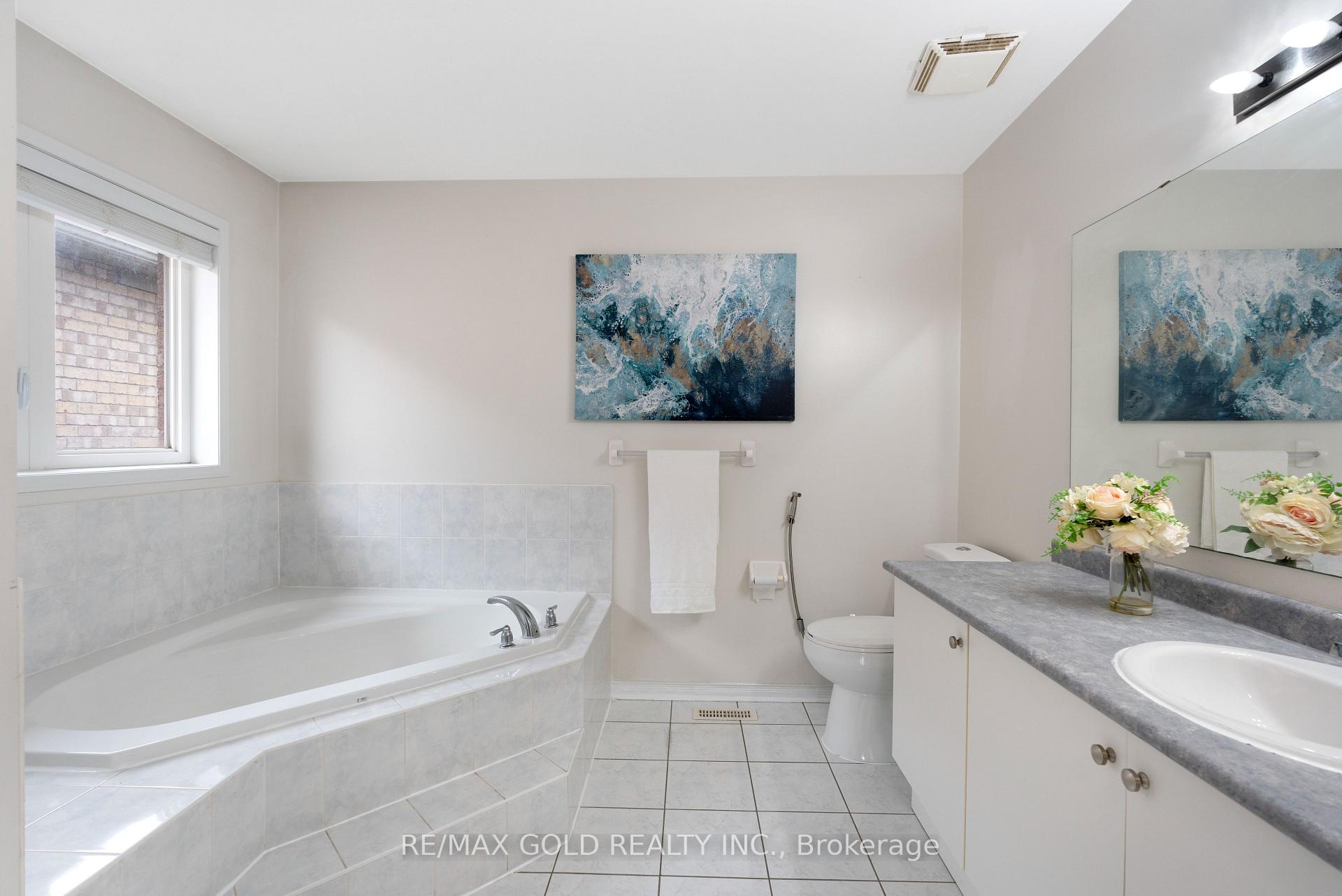 Photo 20 of 54 Sugarberry Drive, Brampton, Credit Valley — HOMEH