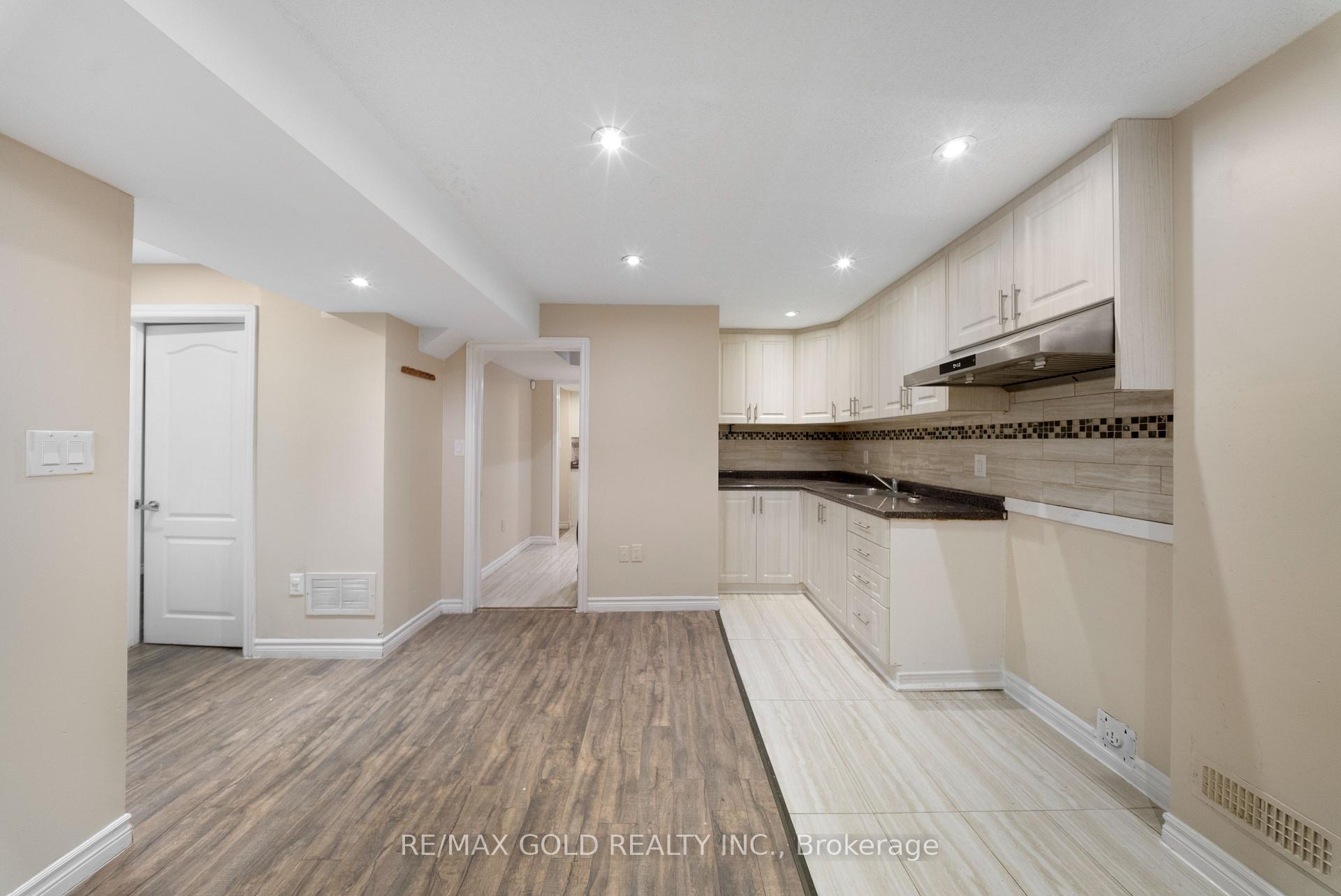 Photo 27 of 54 Sugarberry Drive, Brampton, Credit Valley — HOMEH