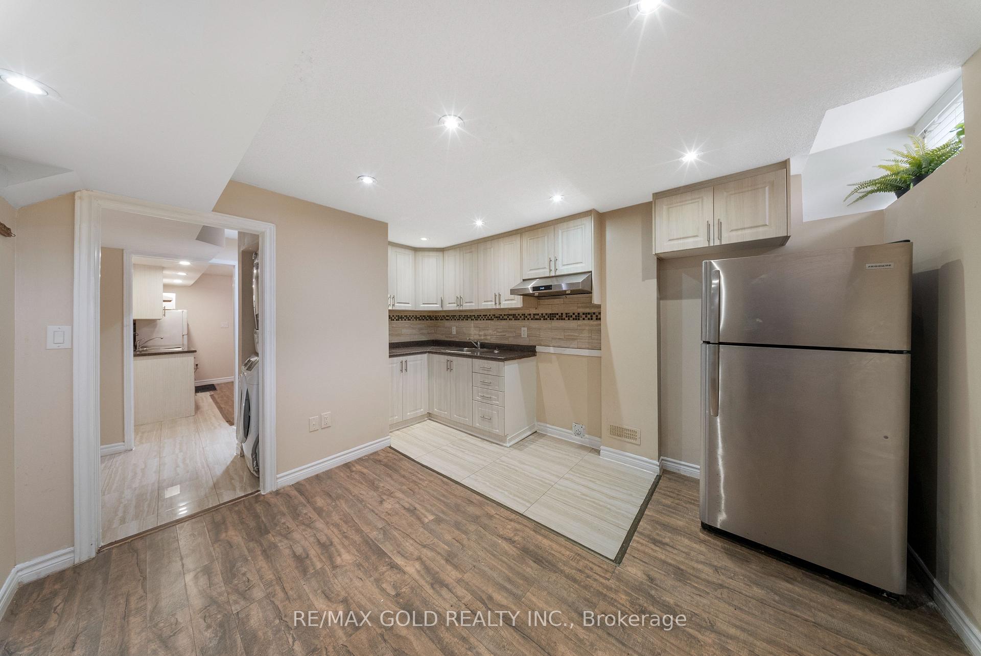 Photo 28 of 54 Sugarberry Drive, Brampton, Credit Valley — HOMEH