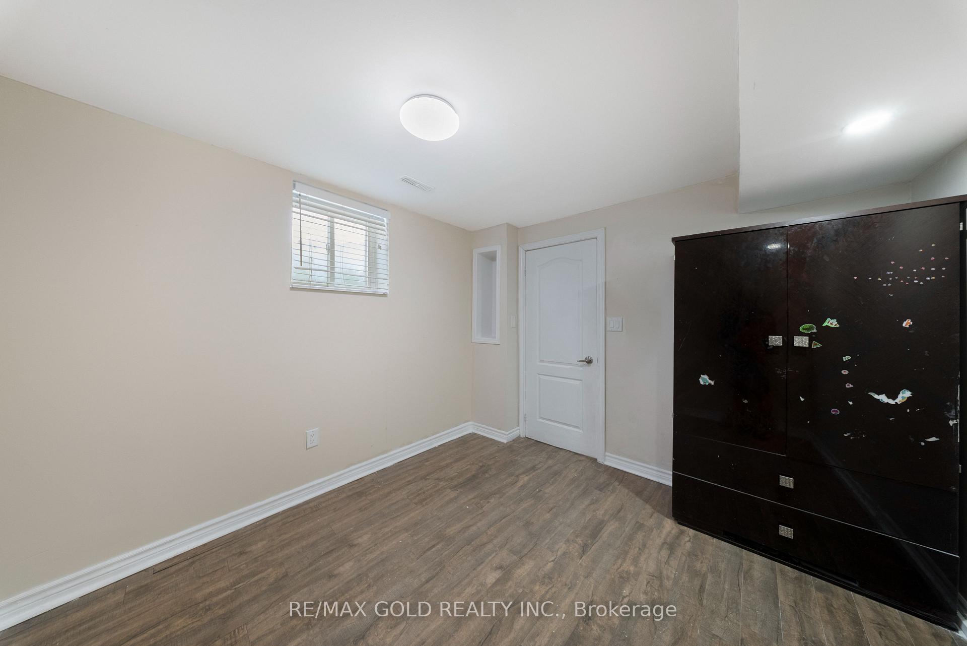 Photo 32 of 54 Sugarberry Drive, Brampton, Credit Valley — HOMEH