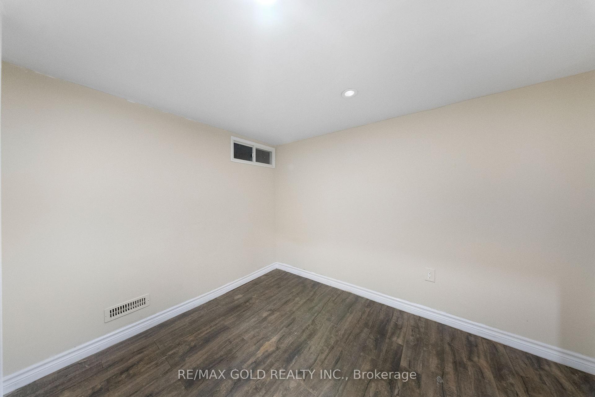 Photo 34 of 54 Sugarberry Drive, Brampton, Credit Valley — HOMEH