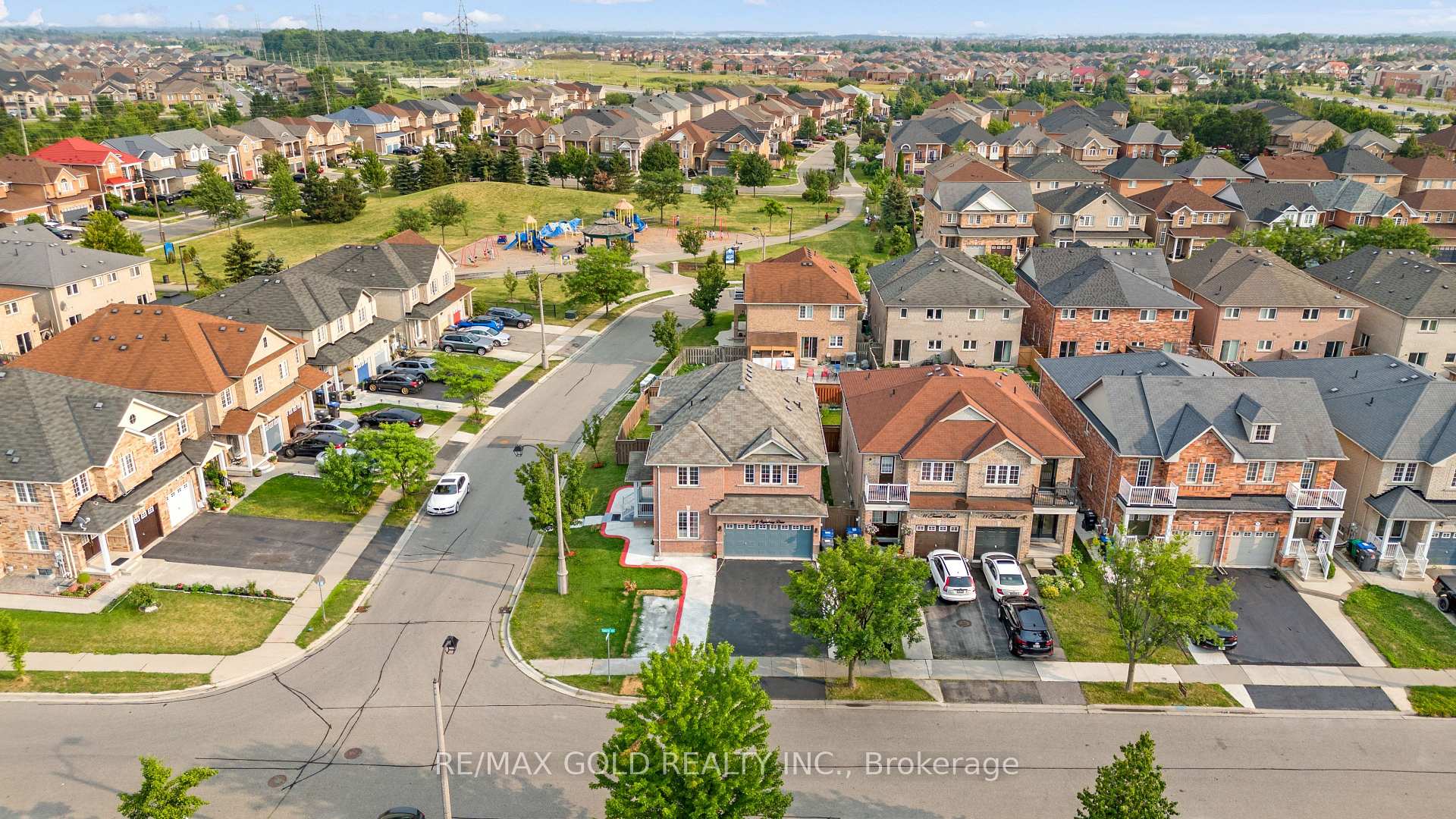 Photo 37 of 54 Sugarberry Drive, Brampton, Credit Valley — HOMEH