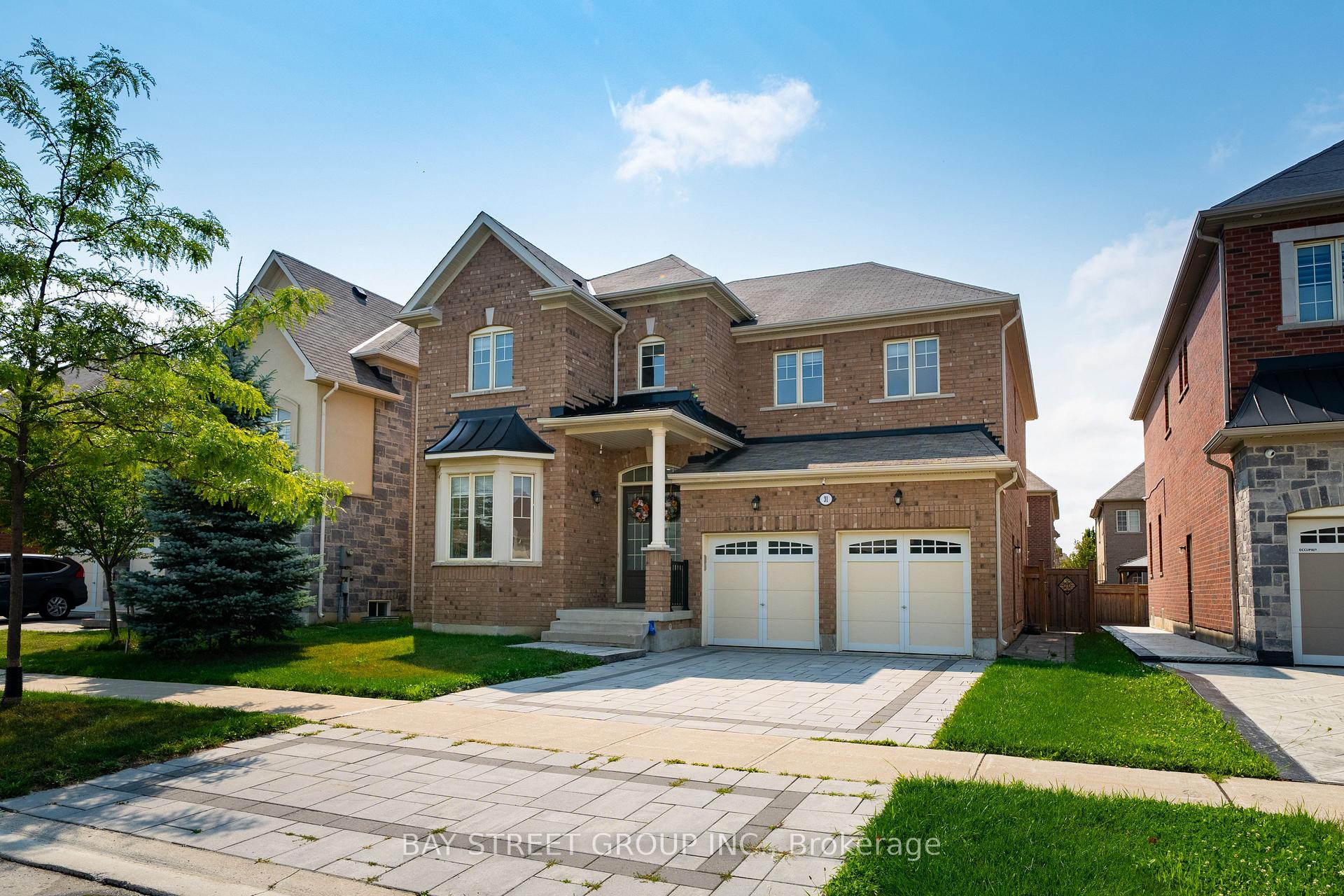 Photo 2 of 31 Woodgate Pines Drive, Vaughan, Kleinburg — HOMEH