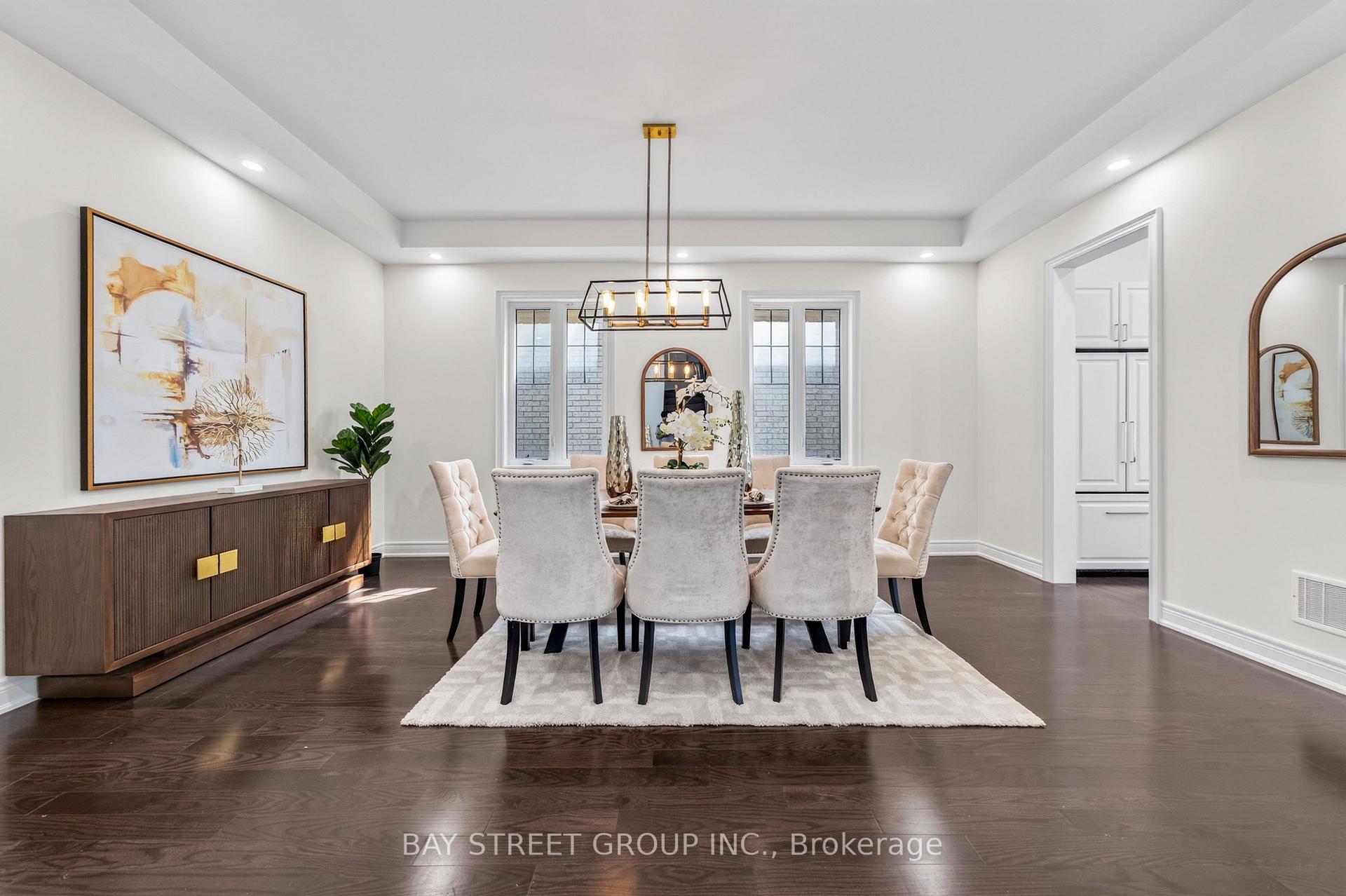 Photo 9 of 31 Woodgate Pines Drive, Vaughan, Kleinburg — HOMEH