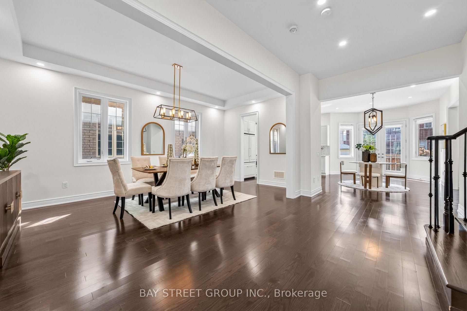 Photo 11 of 31 Woodgate Pines Drive, Vaughan, Kleinburg — HOMEH