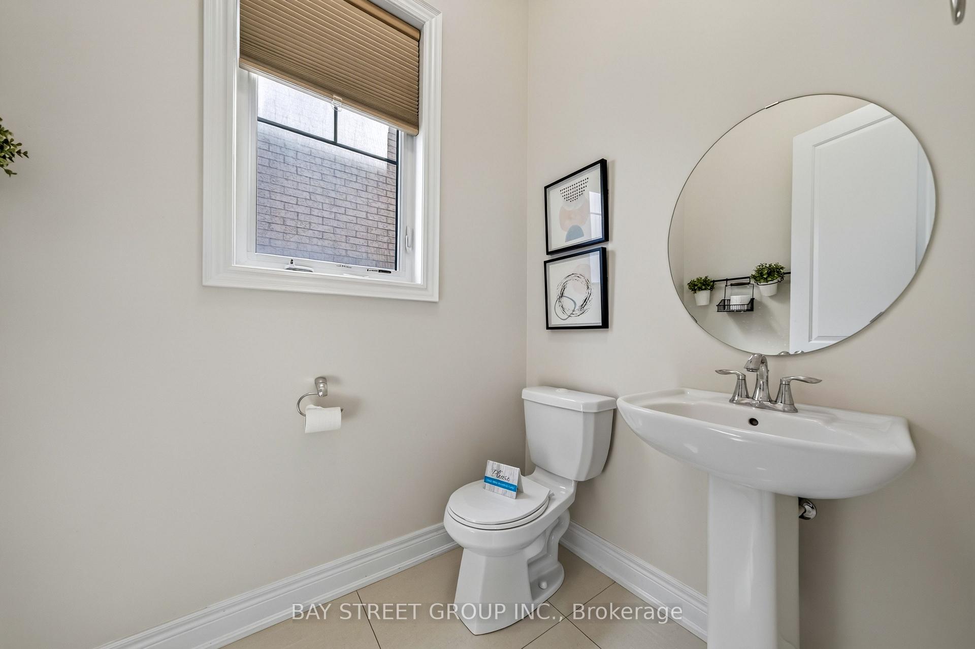 Photo 12 of 31 Woodgate Pines Drive, Vaughan, Kleinburg — HOMEH