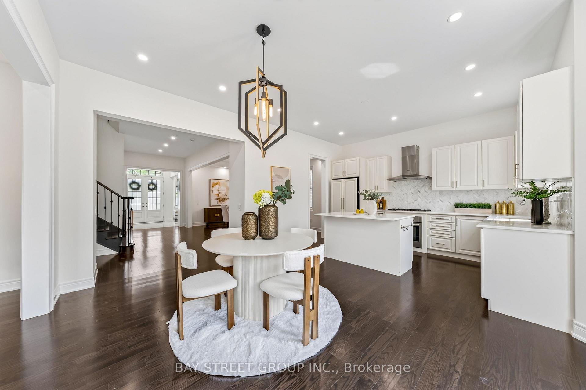 Photo 19 of 31 Woodgate Pines Drive, Vaughan, Kleinburg — HOMEH