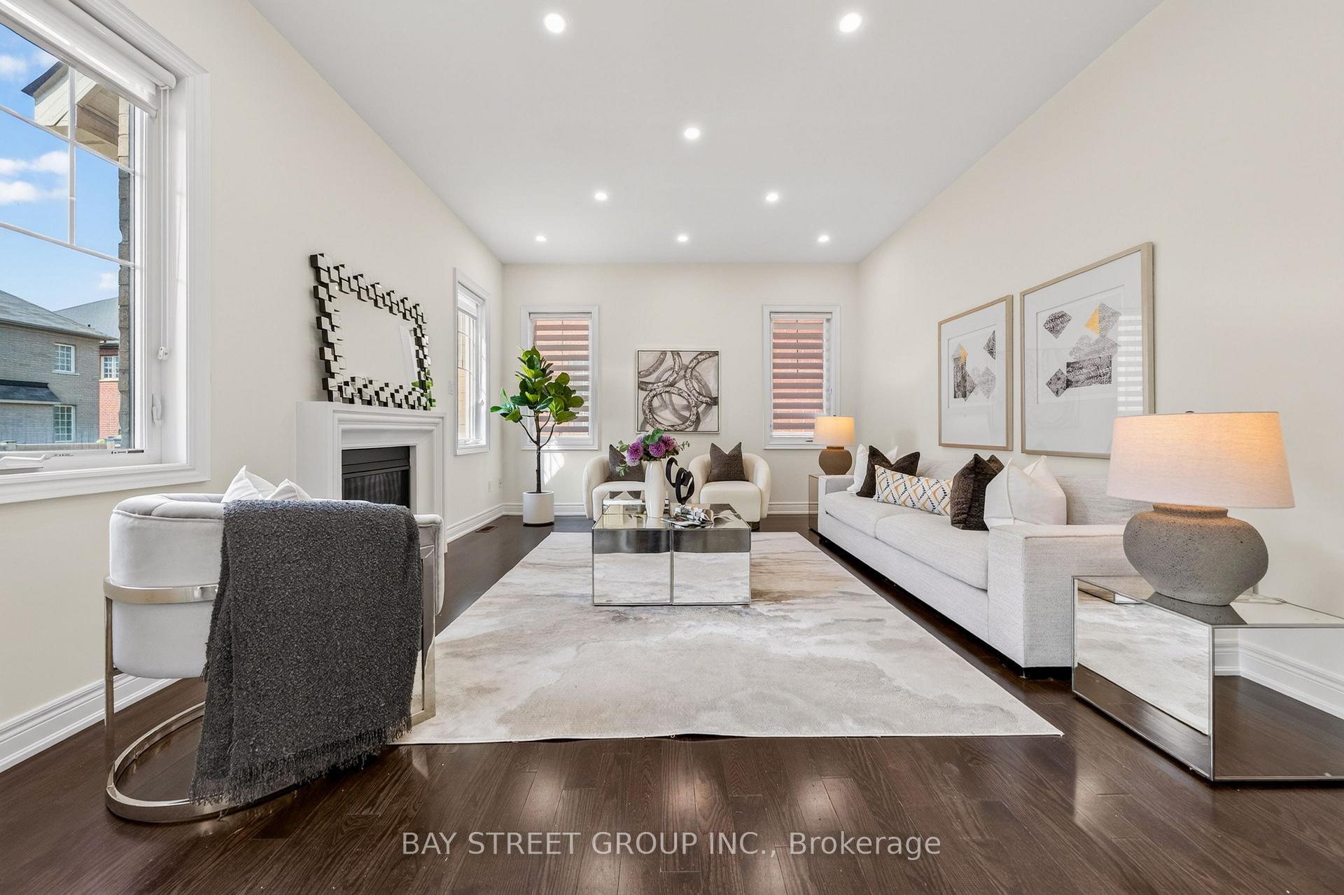 Photo 22 of 31 Woodgate Pines Drive, Vaughan, Kleinburg — HOMEH