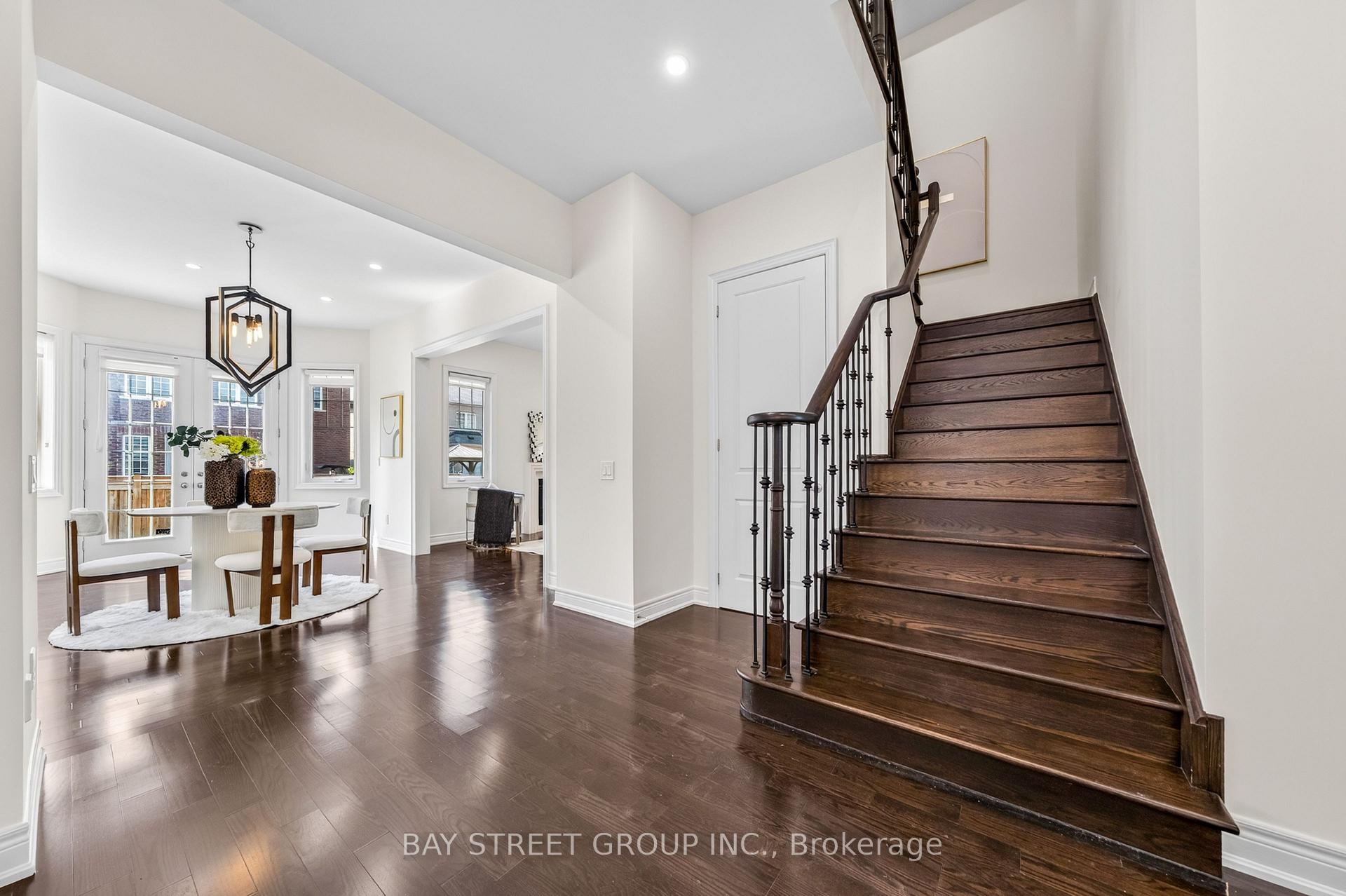 Photo 25 of 31 Woodgate Pines Drive, Vaughan, Kleinburg — HOMEH