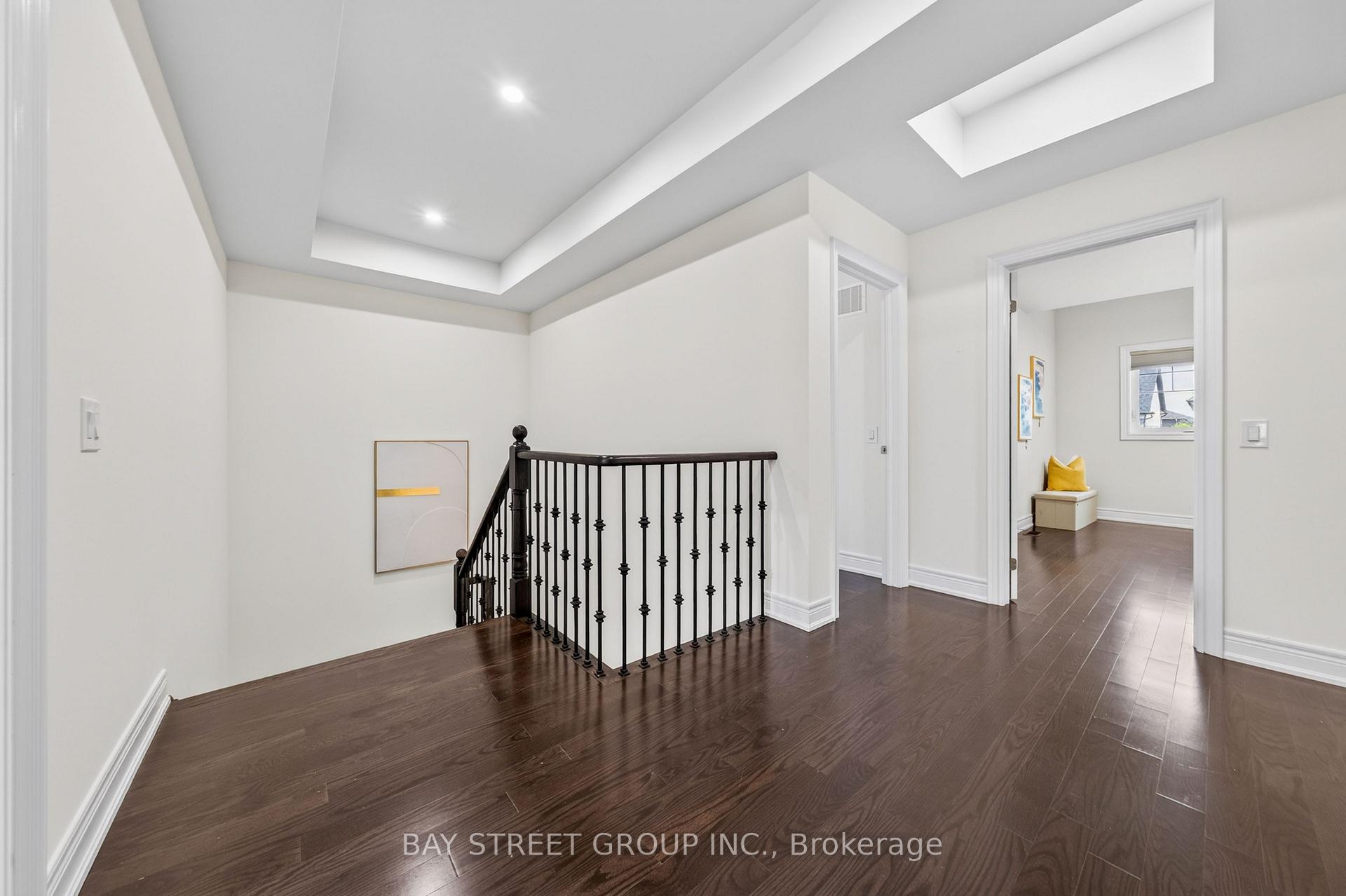 Photo 26 of 31 Woodgate Pines Drive, Vaughan, Kleinburg — HOMEH