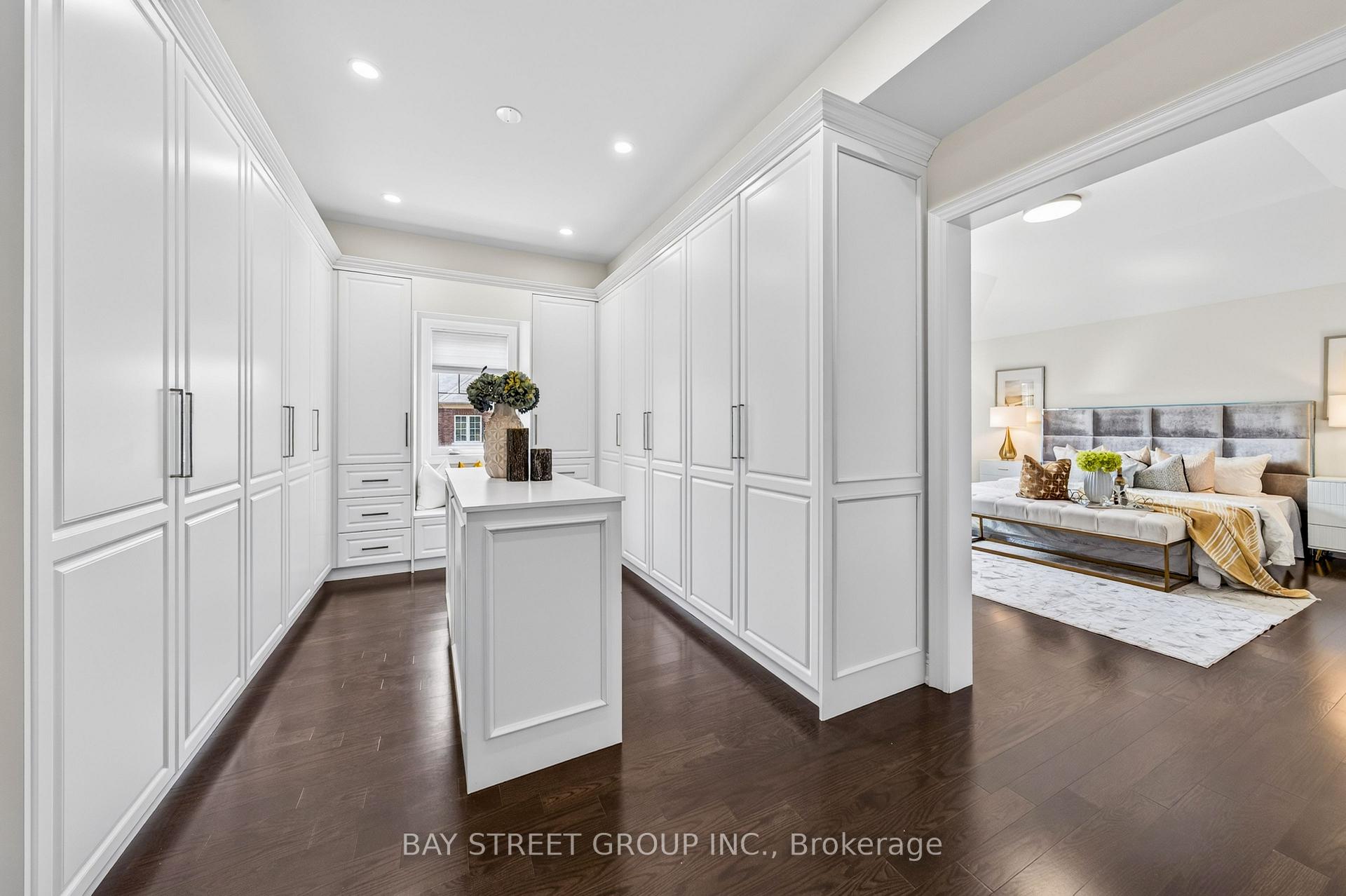 Photo 27 of 31 Woodgate Pines Drive, Vaughan, Kleinburg — HOMEH