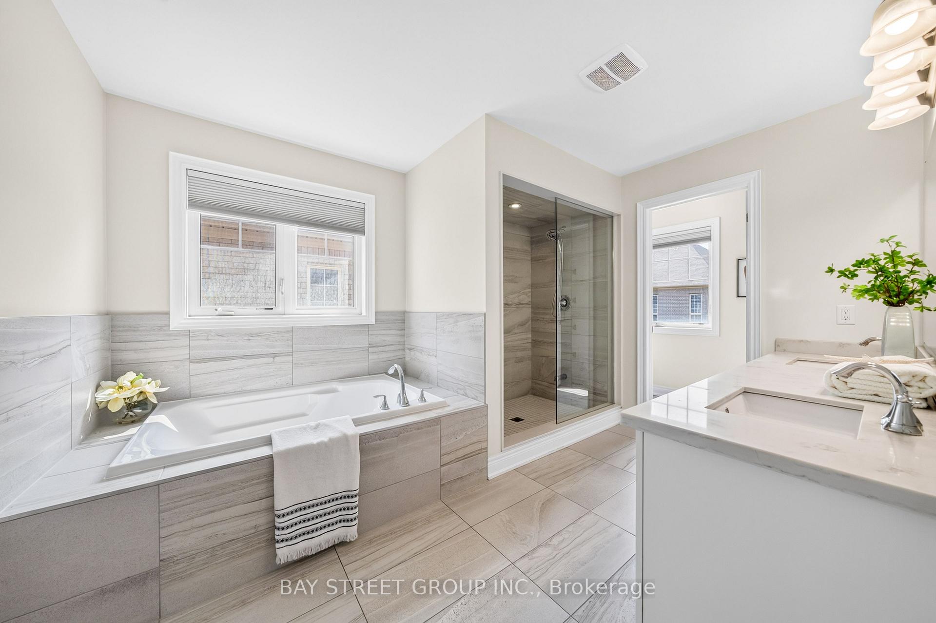 Photo 31 of 31 Woodgate Pines Drive, Vaughan, Kleinburg — HOMEH