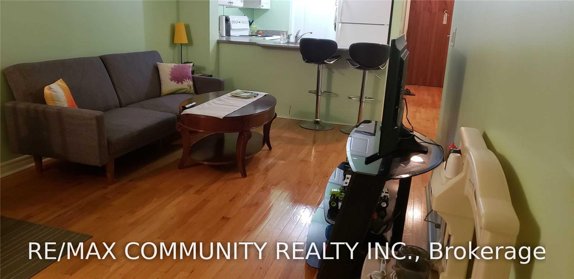 Photo 5 of Unit 304, 1 Elm Drive W, Mississauga, City Centre — HOMEH