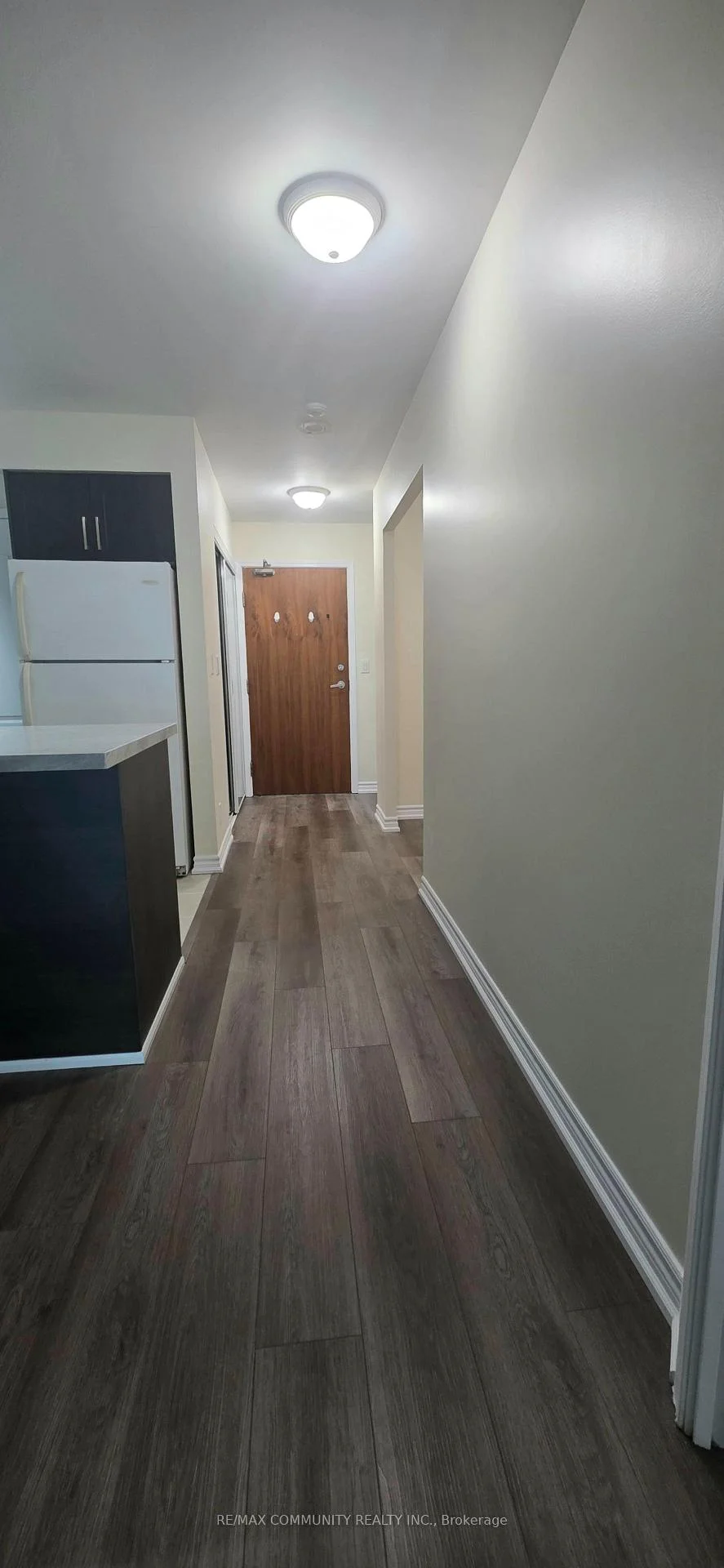 Photo 6 of Unit 304, 1 Elm Drive W, Mississauga, City Centre — HOMEH