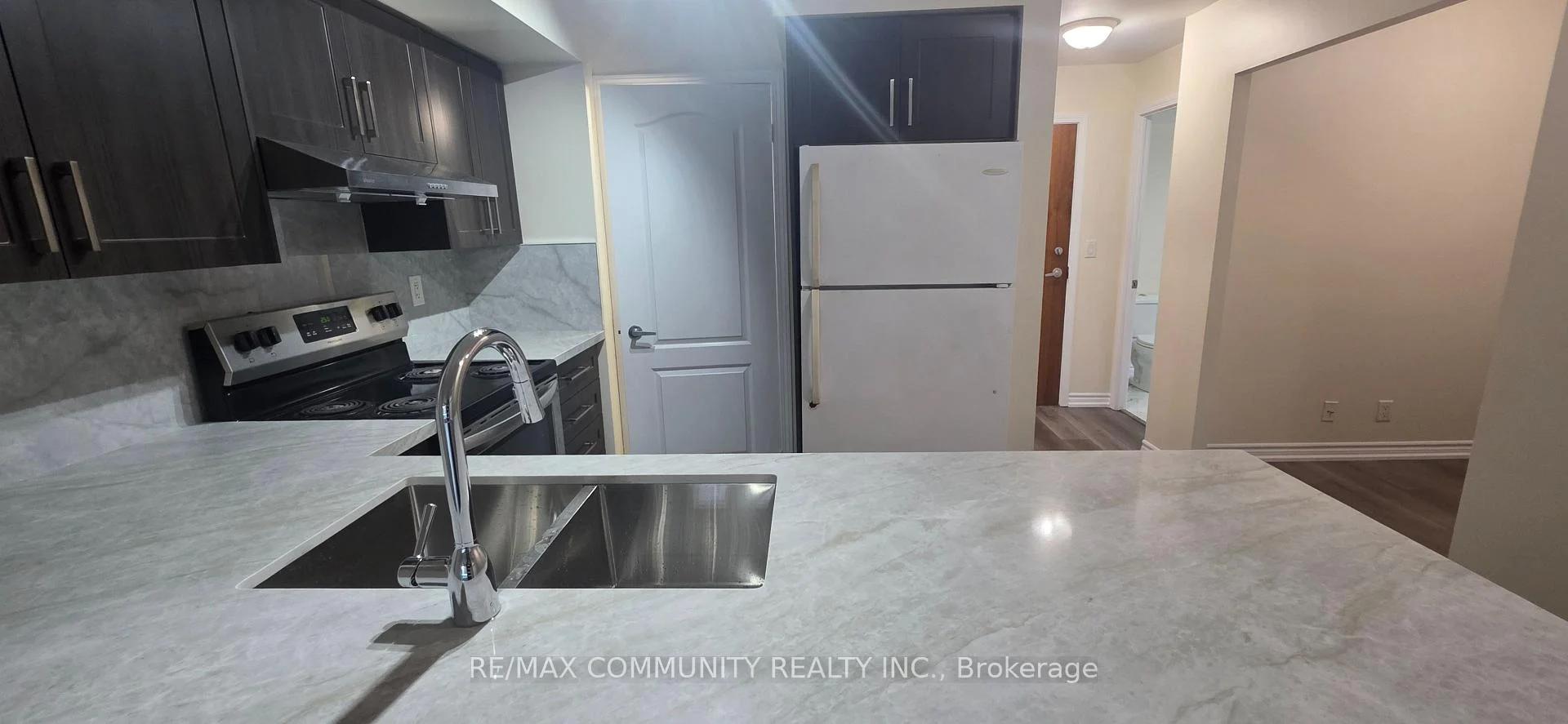 Photo 18 of Unit 304, 1 Elm Drive W, Mississauga, City Centre — HOMEH