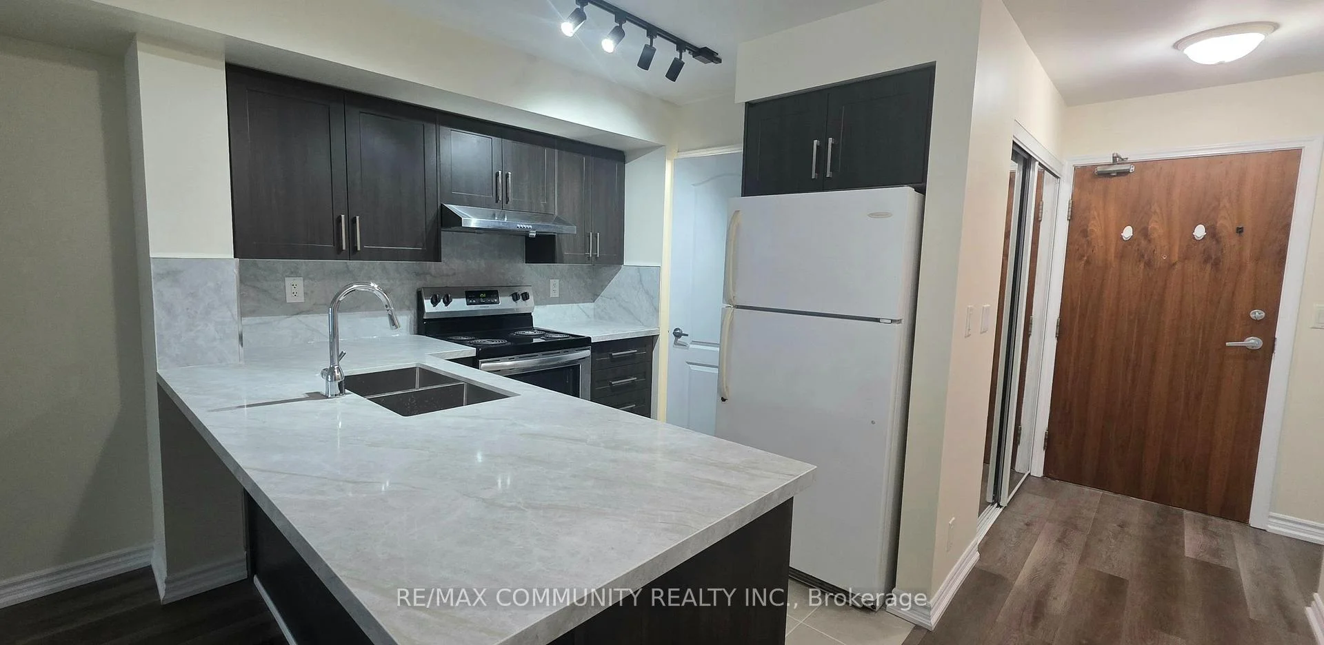 Photo 19 of Unit 304, 1 Elm Drive W, Mississauga, City Centre — HOMEH