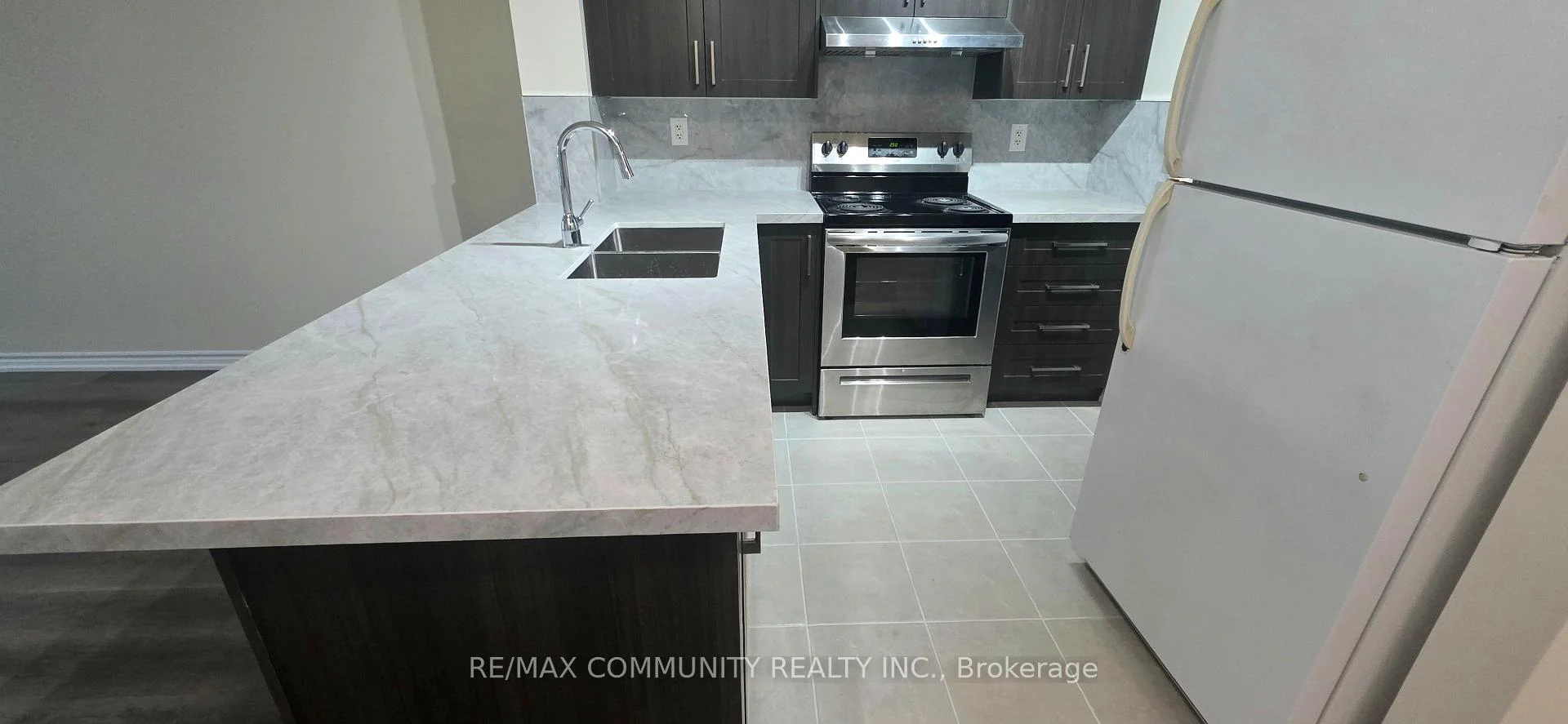 Photo 21 of Unit 304, 1 Elm Drive W, Mississauga, City Centre — HOMEH