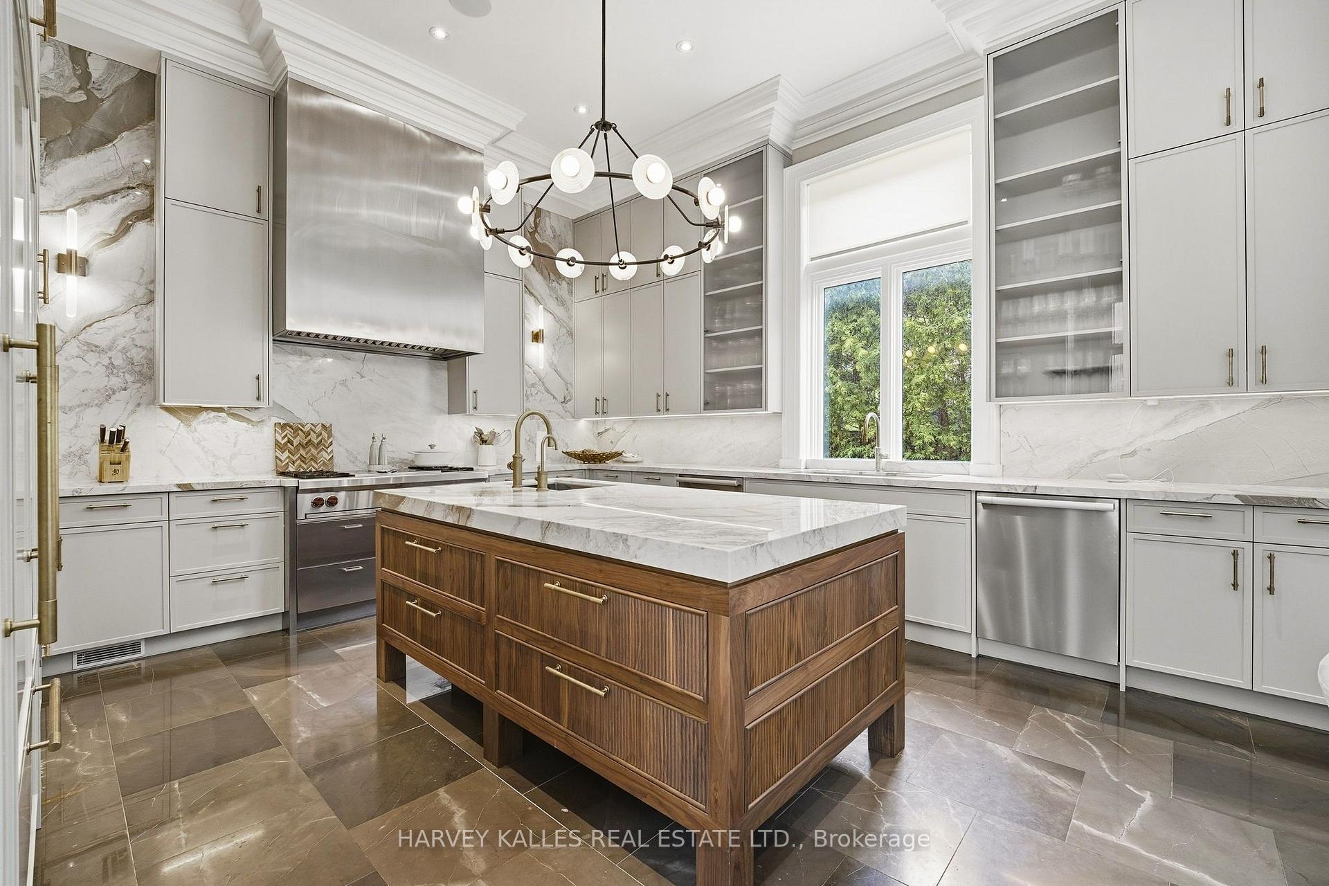 Photo 11 of 139 Dunvegan Road, Toronto, Forest Hill South — HOMEH