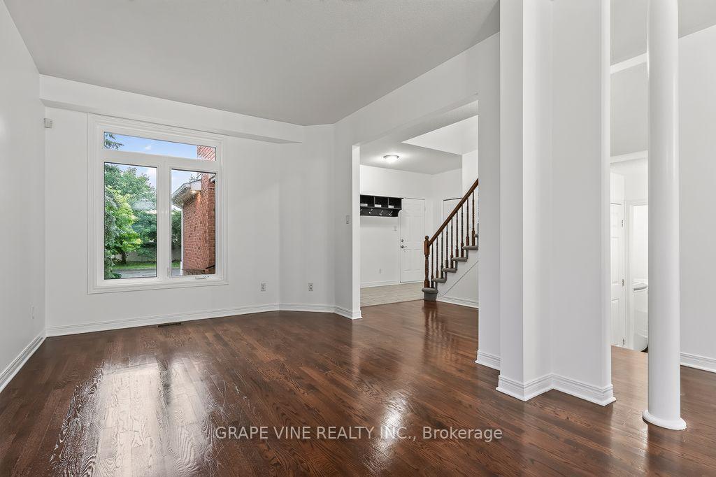 Photo 9 of 105 Rowallen Place, Ottawa, Hunt Club Park/Greenboro — HOMEH