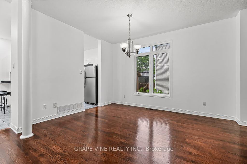 Photo 10 of 105 Rowallen Place, Ottawa, Hunt Club Park/Greenboro — HOMEH