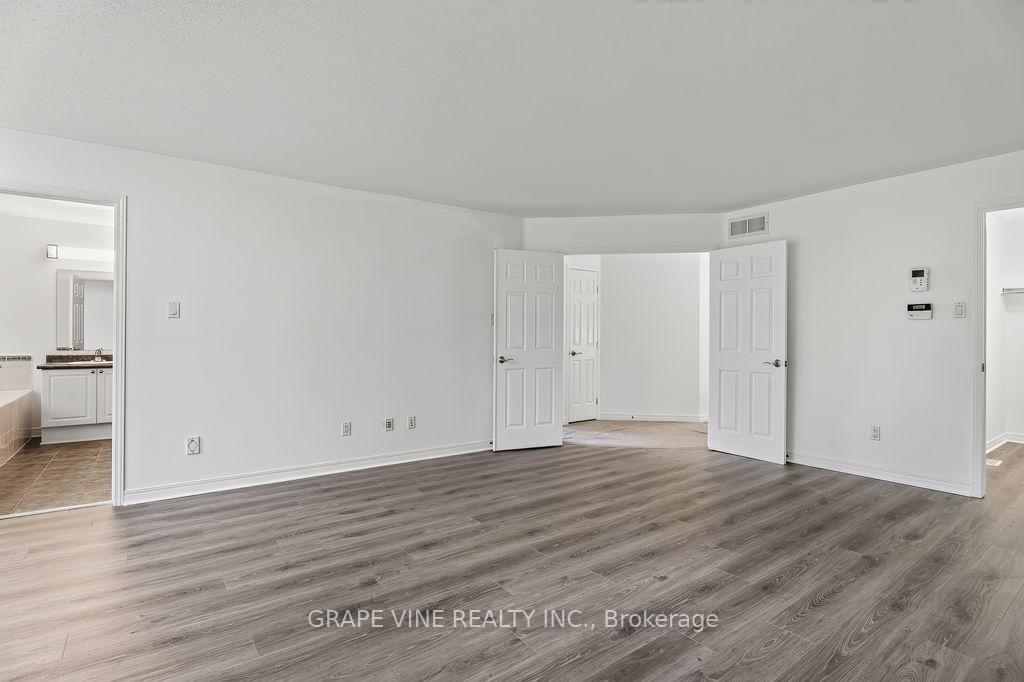 Photo 19 of 105 Rowallen Place, Ottawa, Hunt Club Park/Greenboro — HOMEH