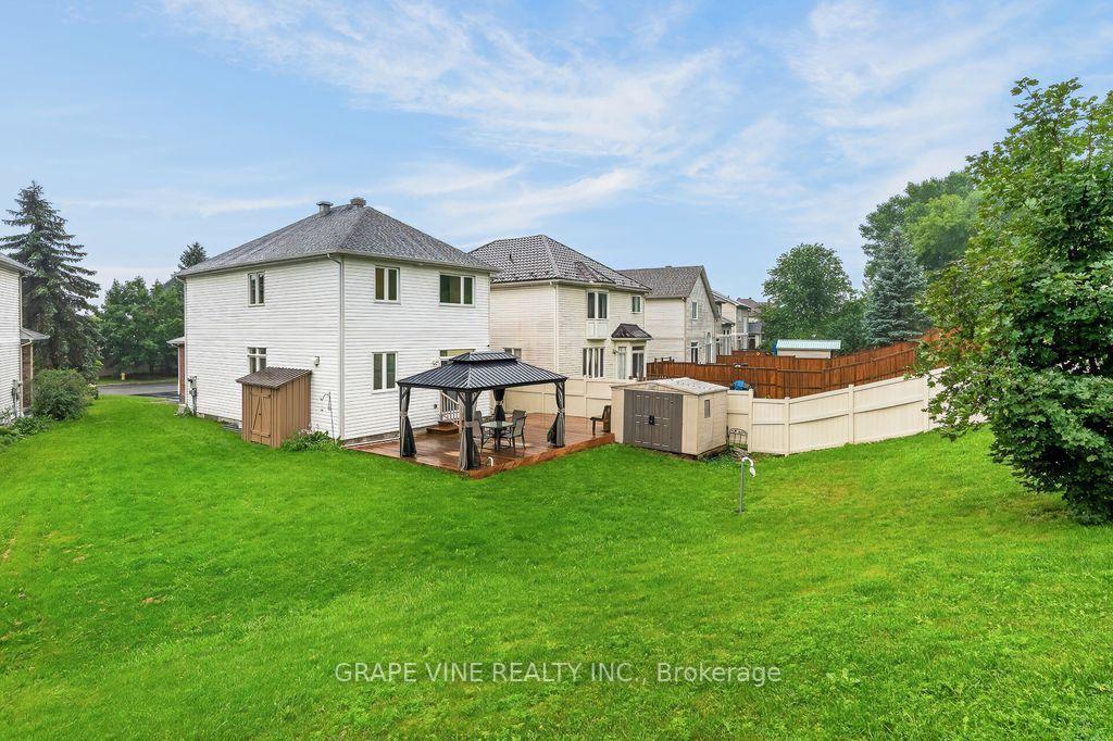 Photo 36 of 105 Rowallen Place, Ottawa, Hunt Club Park/Greenboro — HOMEH