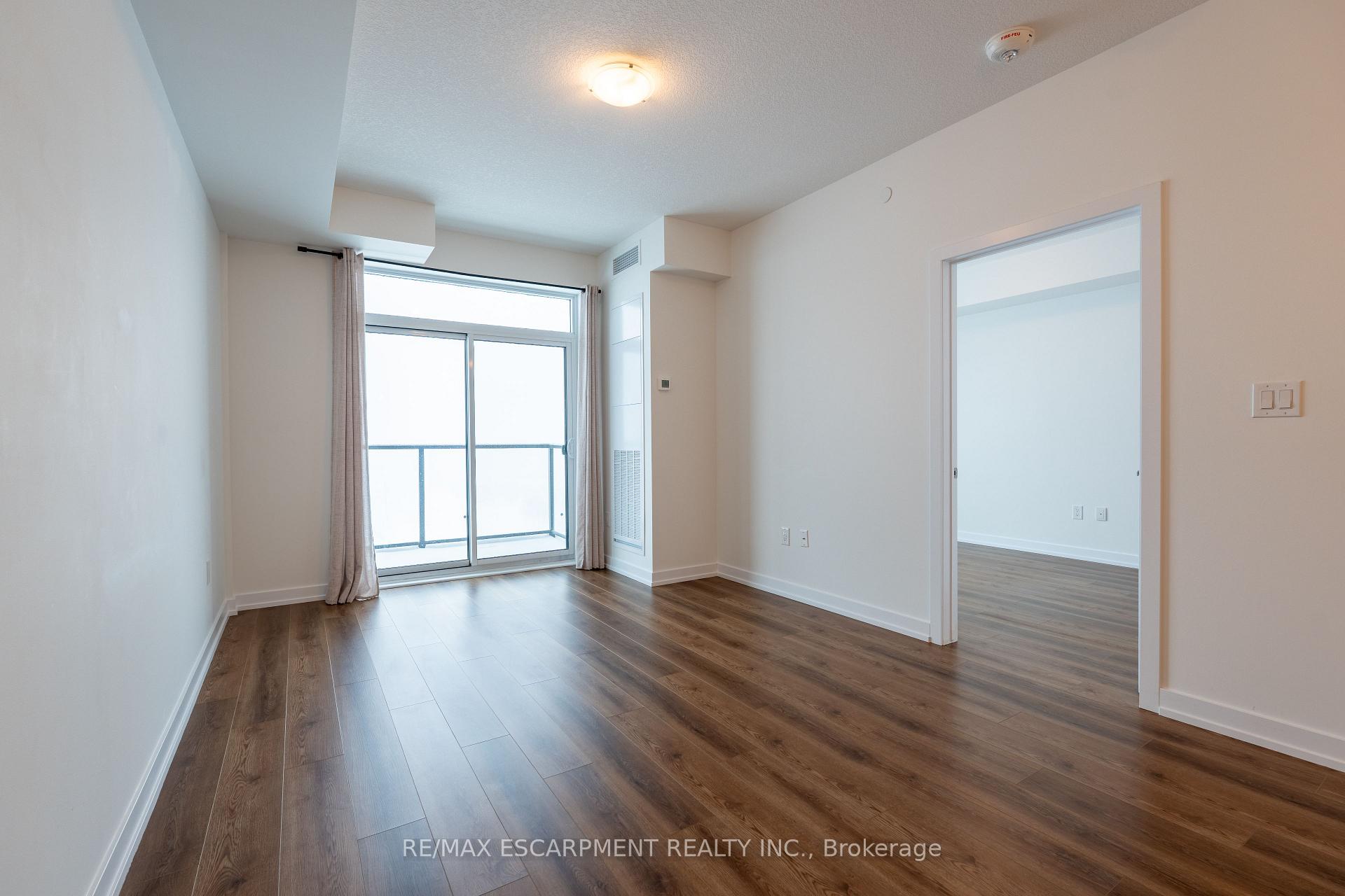 Photo 4 of Unit 801, 450 Dundas Street E, Hamilton, Waterdown — HOMEH