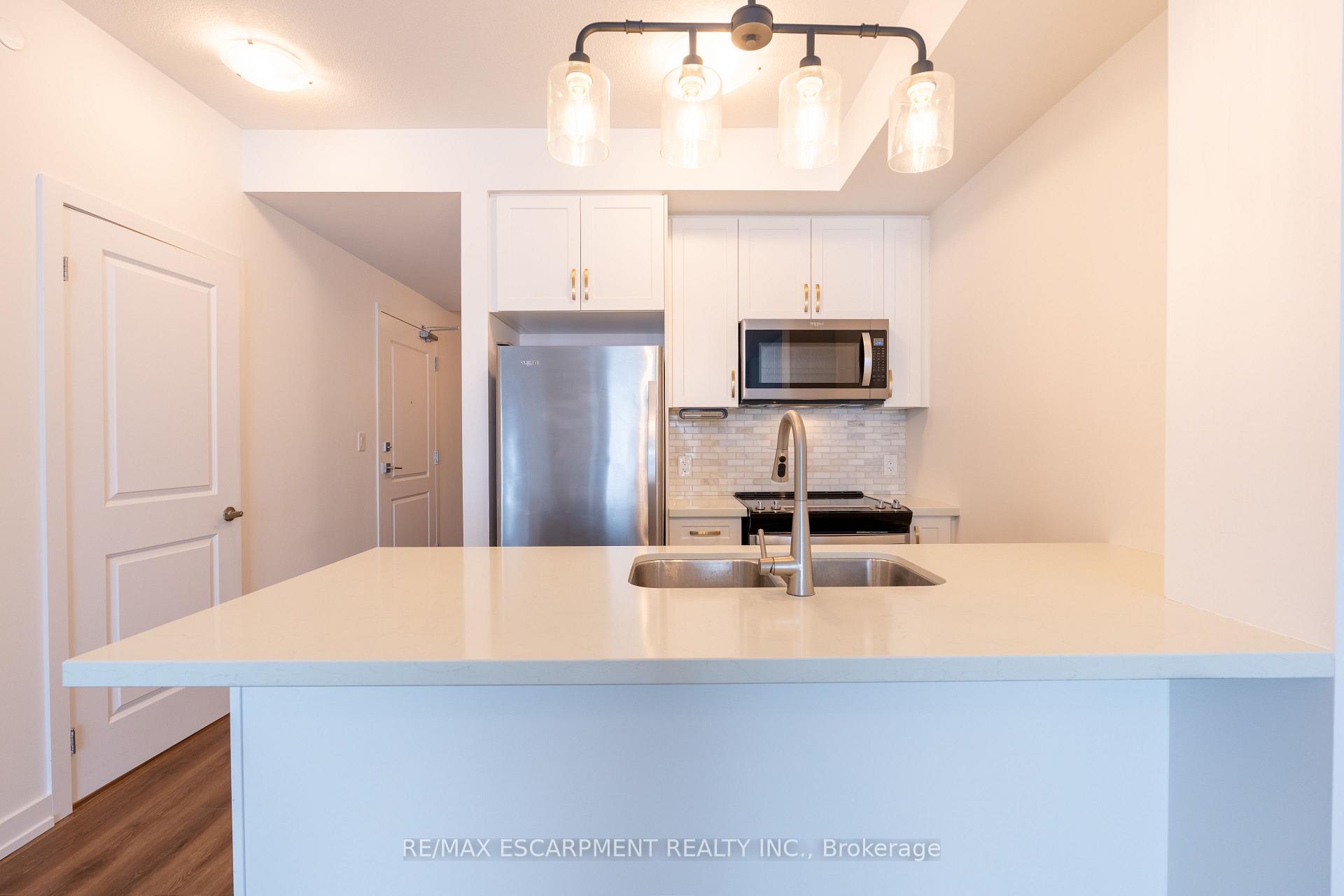 Photo 7 of Unit 801, 450 Dundas Street E, Hamilton, Waterdown — HOMEH