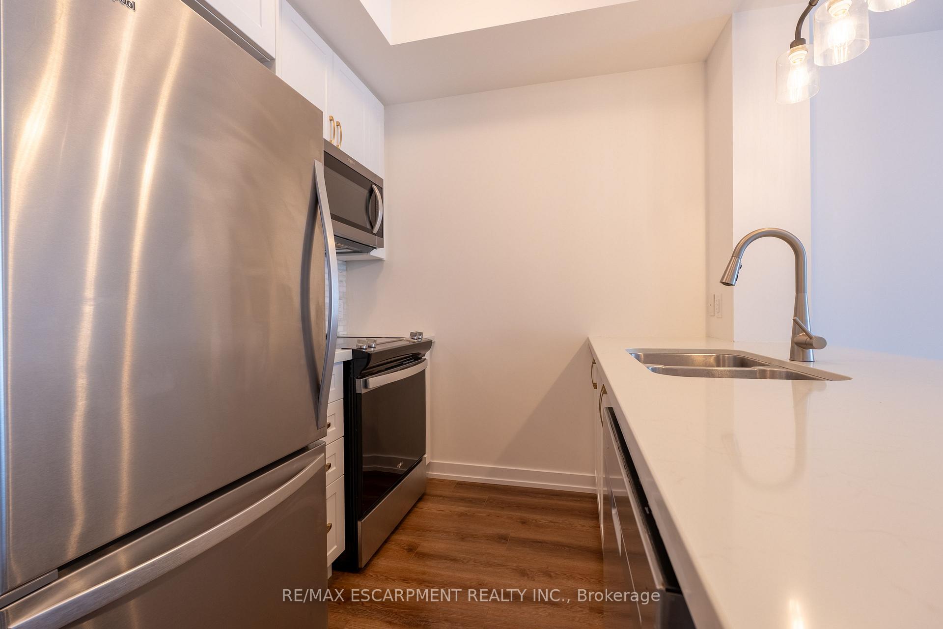 Photo 8 of Unit 801, 450 Dundas Street E, Hamilton, Waterdown — HOMEH
